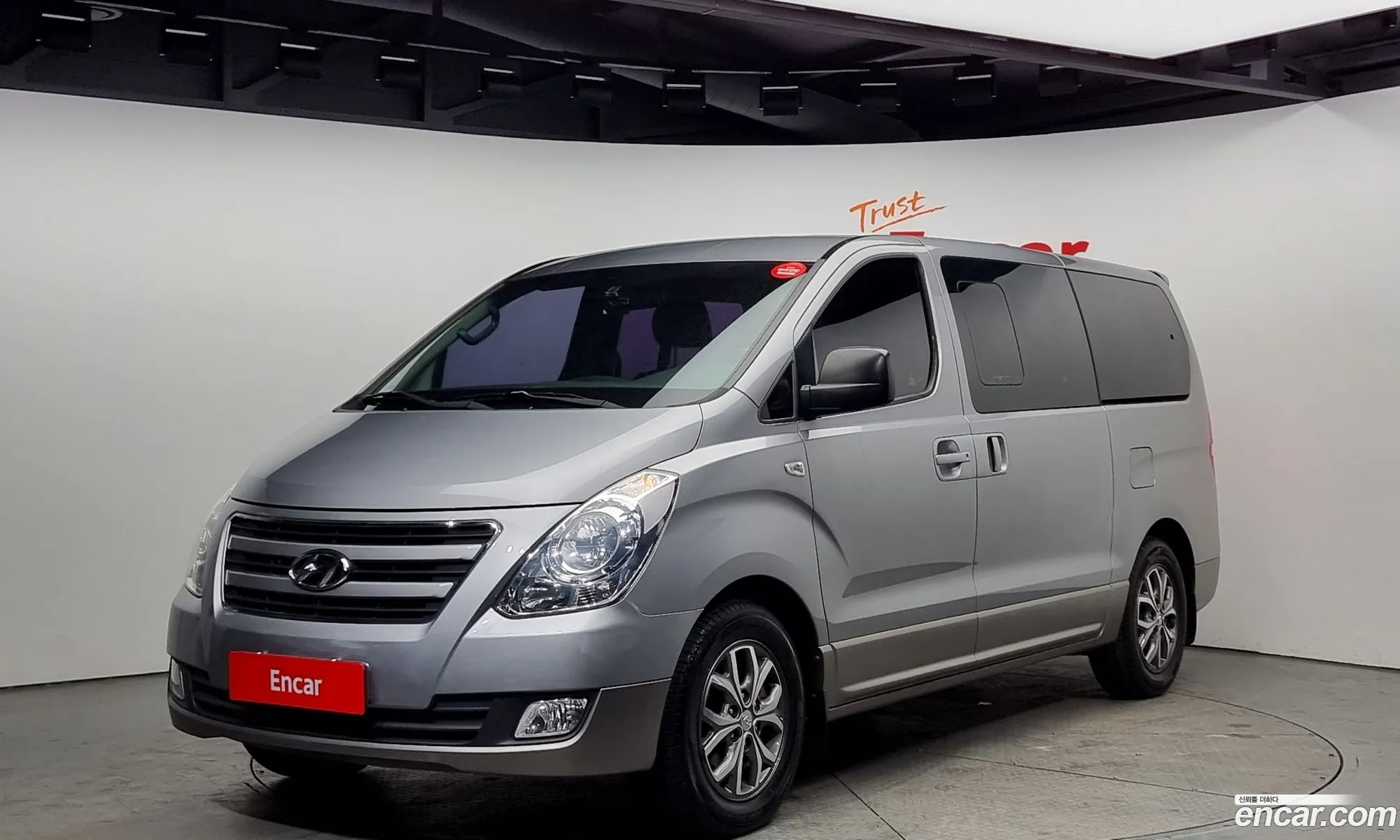 Grand Starex 11 -Seater Wagon Modern Special - фотография 738436