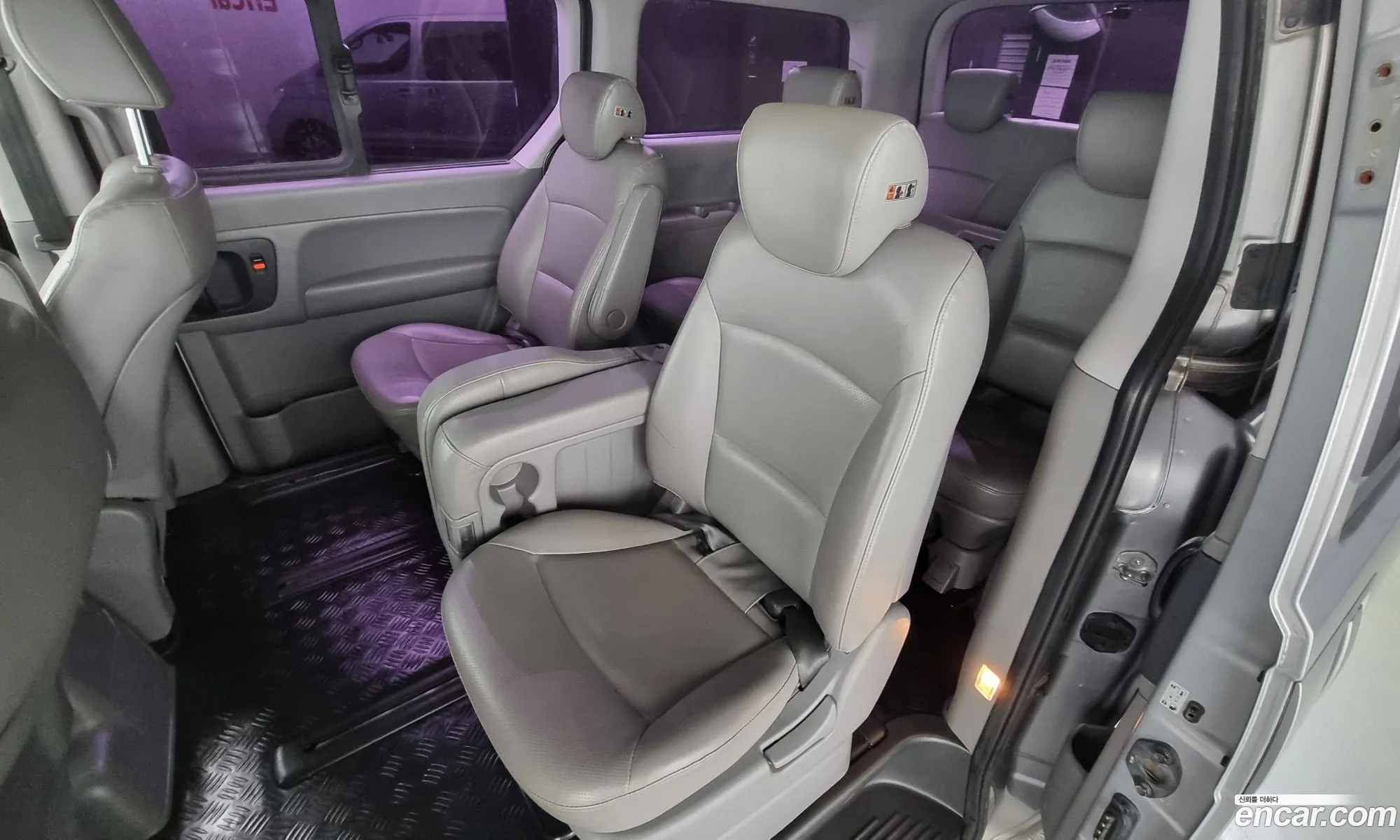 Grand Starex 11 -Seater Wagon Modern Special - фотография 738439