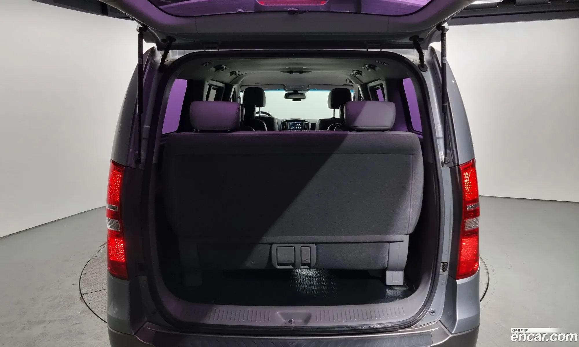 Grand Starex 11 -Seater Wagon Modern Special - фотография 738437
