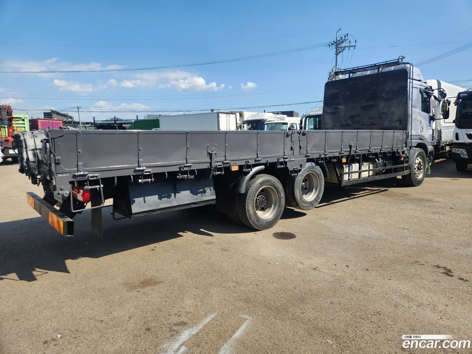 Prima Medium Truck Cargo Cargo Truck 45 Ton Super Deluxe - фотография 4604426