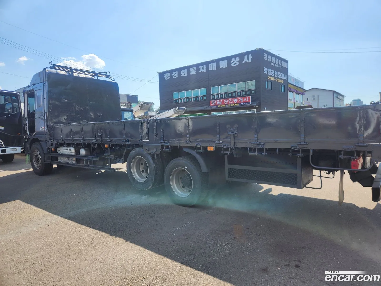 Prima Medium Truck Cargo Cargo Truck 45 Ton Super Deluxe - фотография 4604425