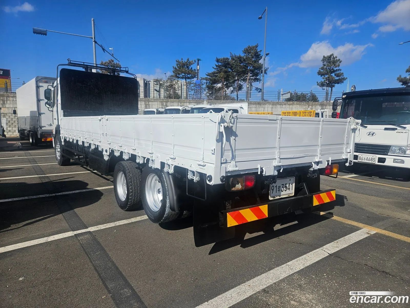 Nobus Mid -Size Truckcargo Truck 75 Ton Royale - фотография 4499276
