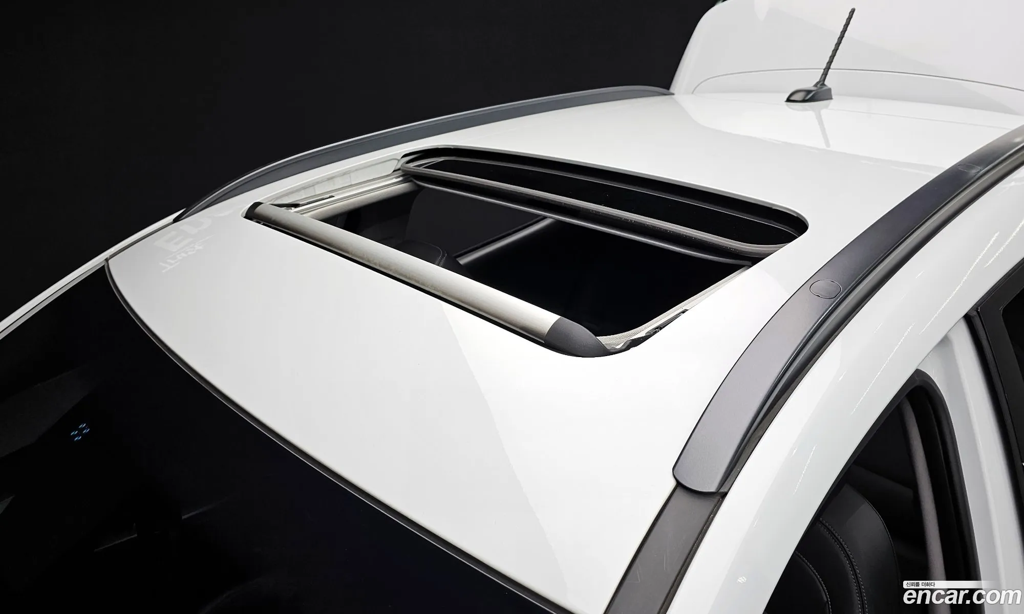 Kona 16 Turbo 2Wd Modern Art - фотография 16479665