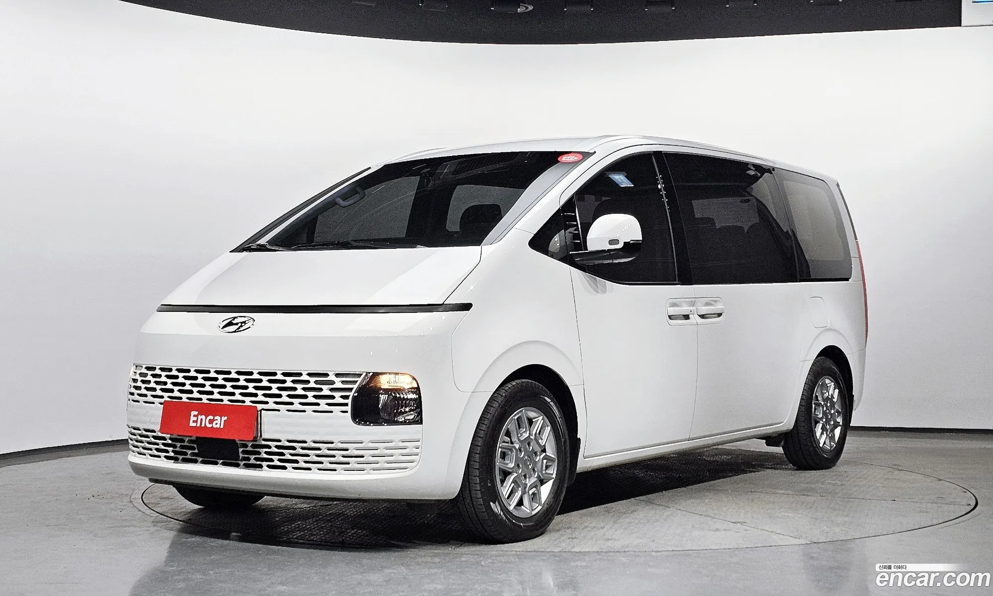 Staria L35 Tourer 11 -Seater Modern - фотография 645979