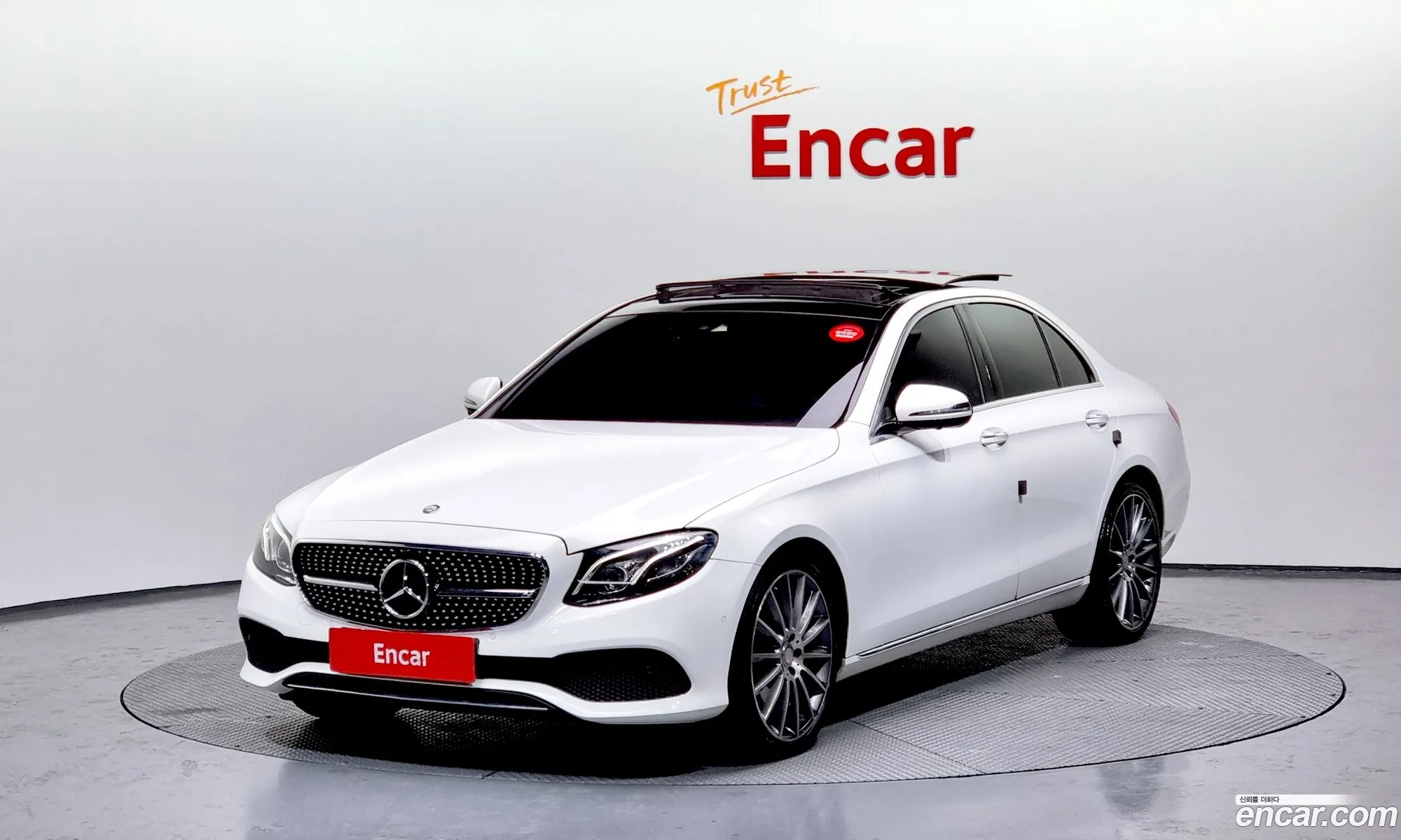 E-Class W213E300 4Matic Avant-Garde - фотография 7352673