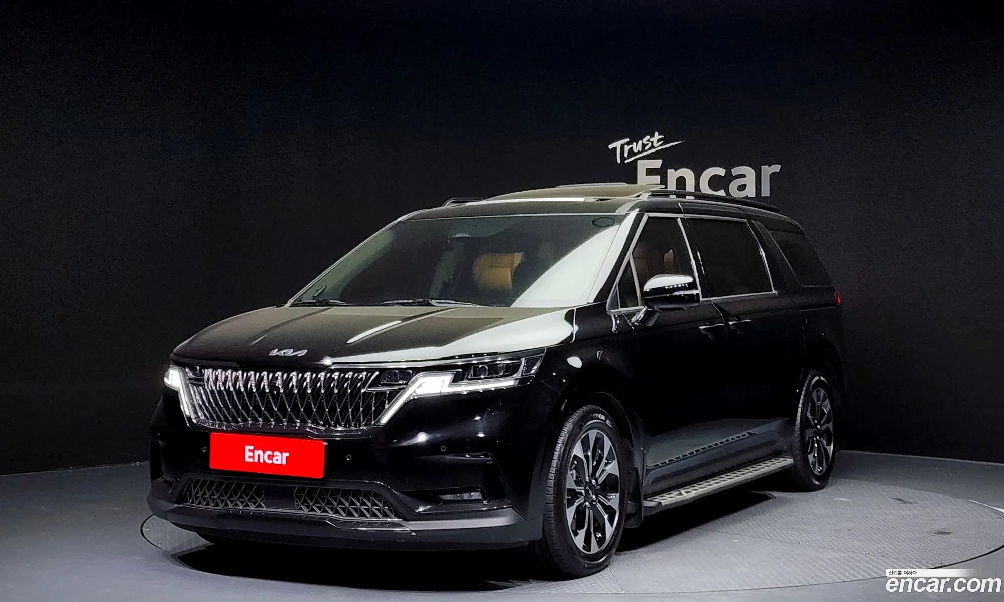 Carnival 4Th Generation 9 -Seater Signature - фотография 11318487