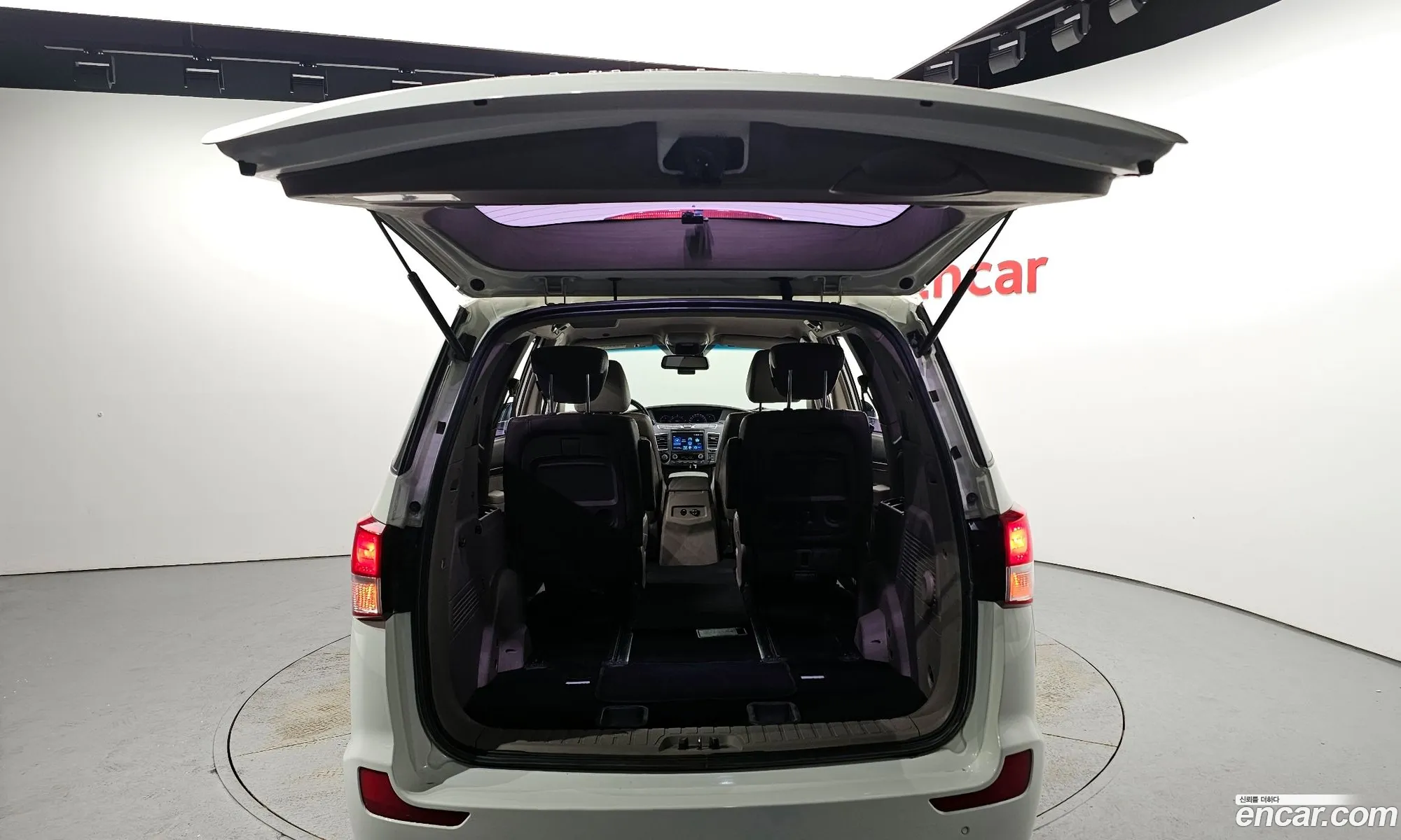 Korando Turismo 4Wd Outdoor Edition 9 -Seater - фотография 20202963
