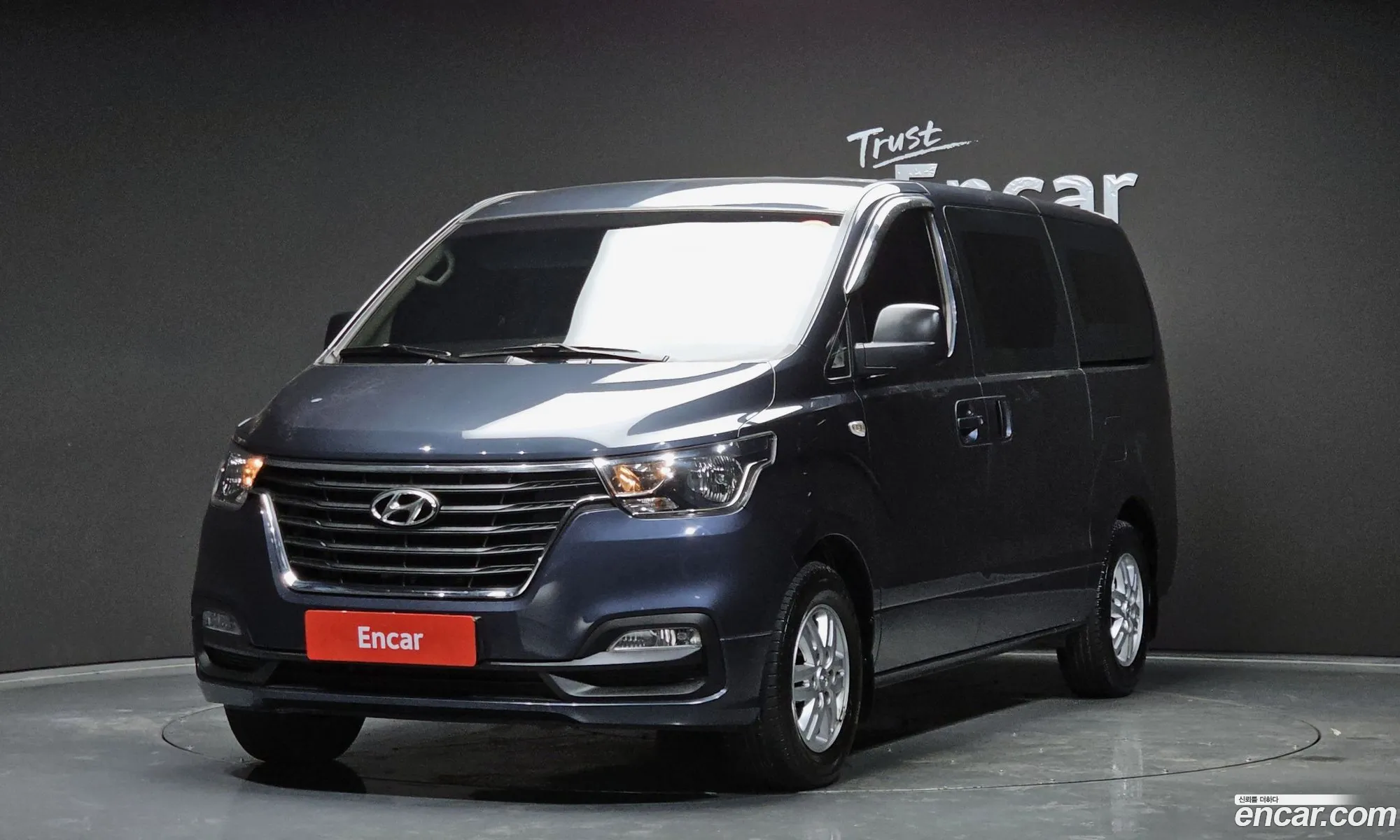 Hyundai Starex Van 3-Seater 2018 - фотография 297812