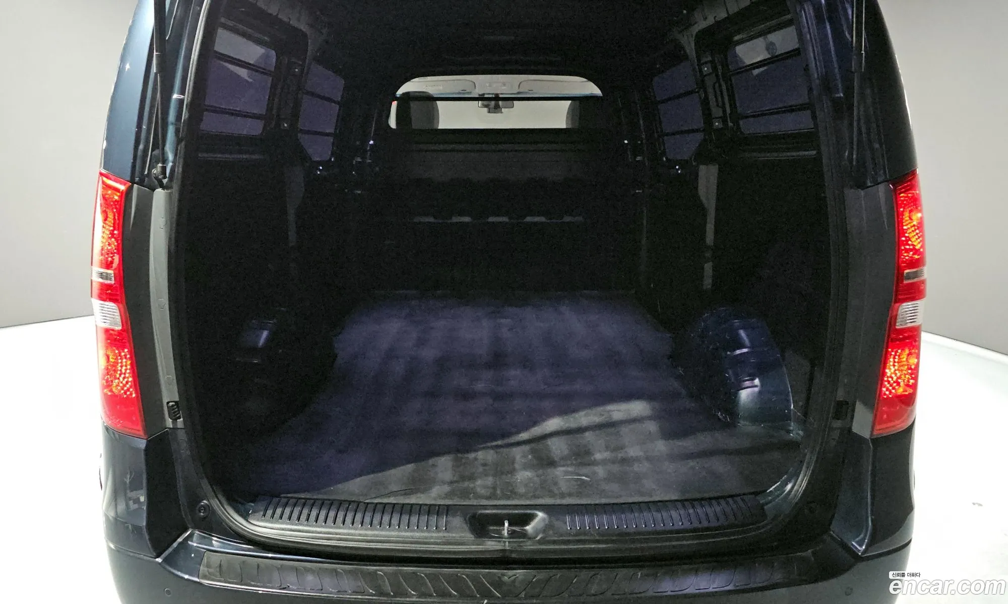 Hyundai Starex Van 3-Seater 2018 - фотография 297813