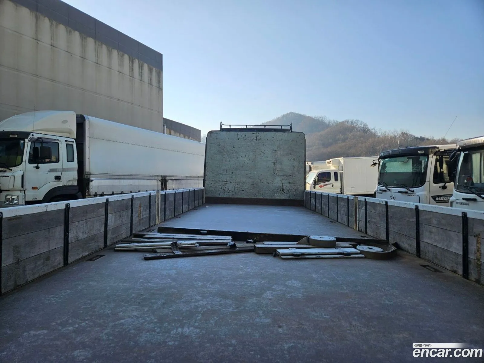 Mega Truck Cargo Cargo Truck 45 Ton Gold - фотография 4850071