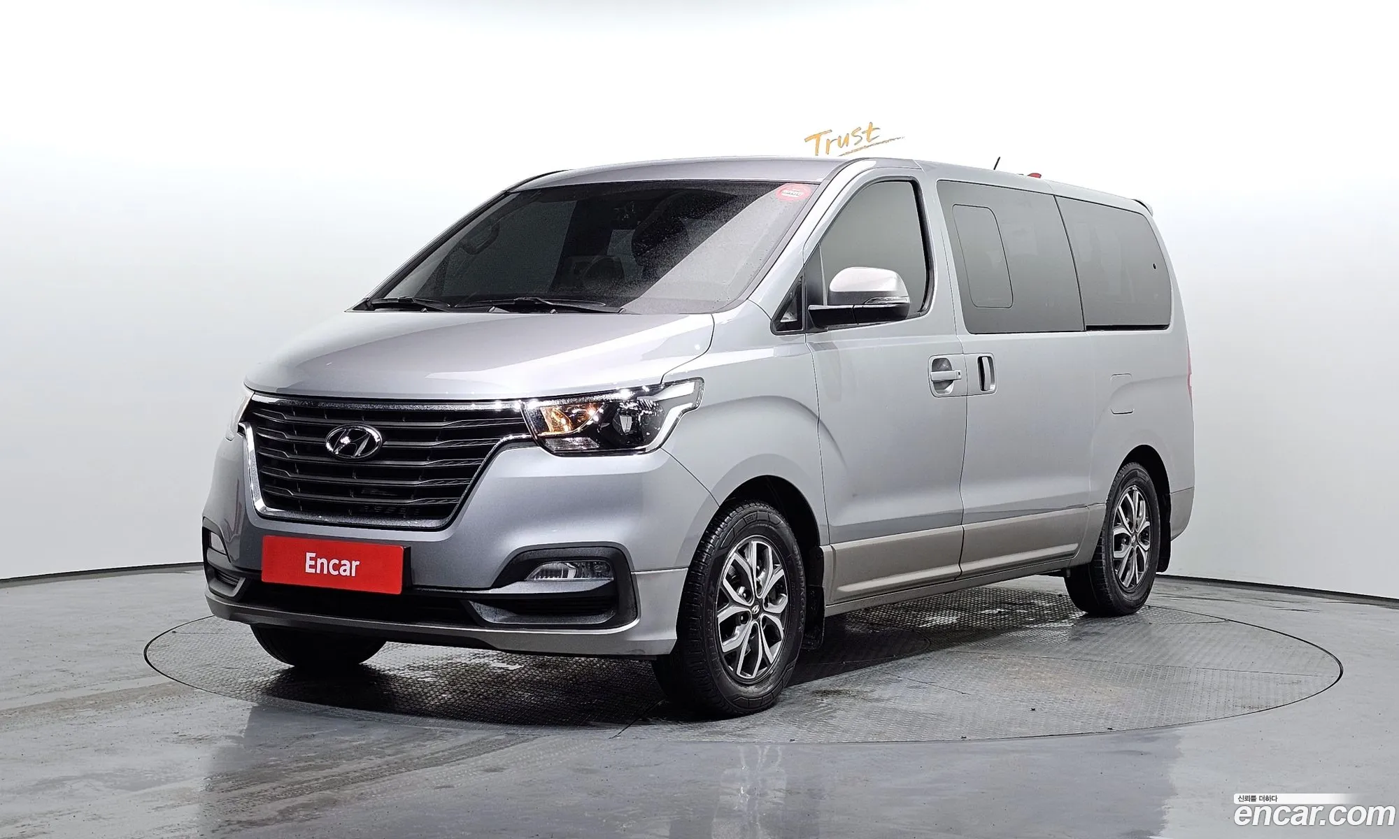 The New Grand Starex Earth 9 -Seater Premium Special - фотография 13717838