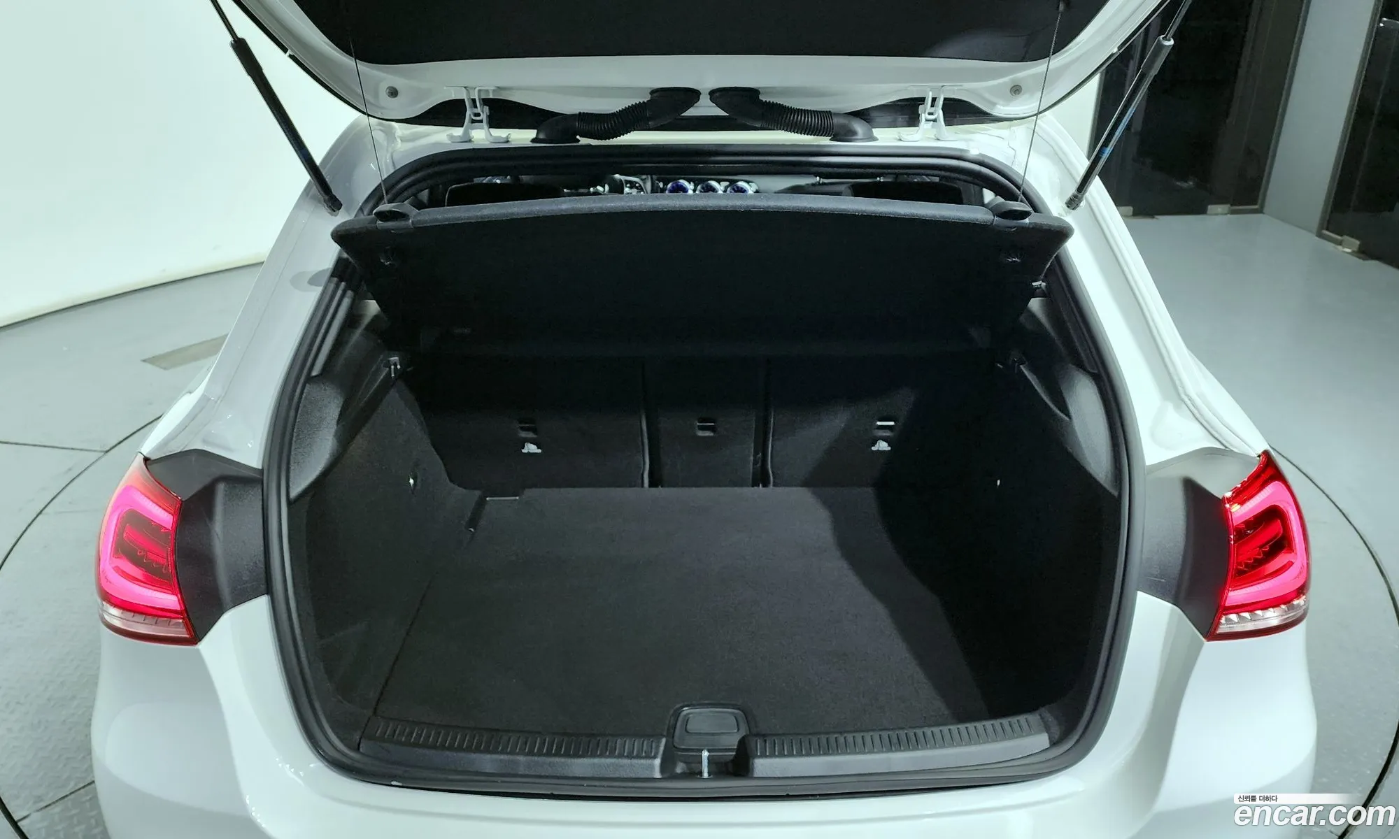 A-Class W177A220 Hatchback - фотография 11950234