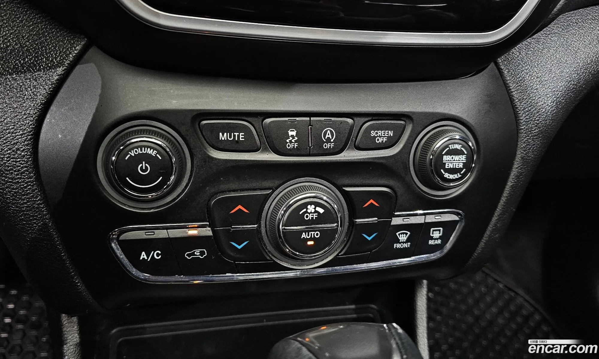 Cherokee Kl 24 Limited Awd - фотография 4844369