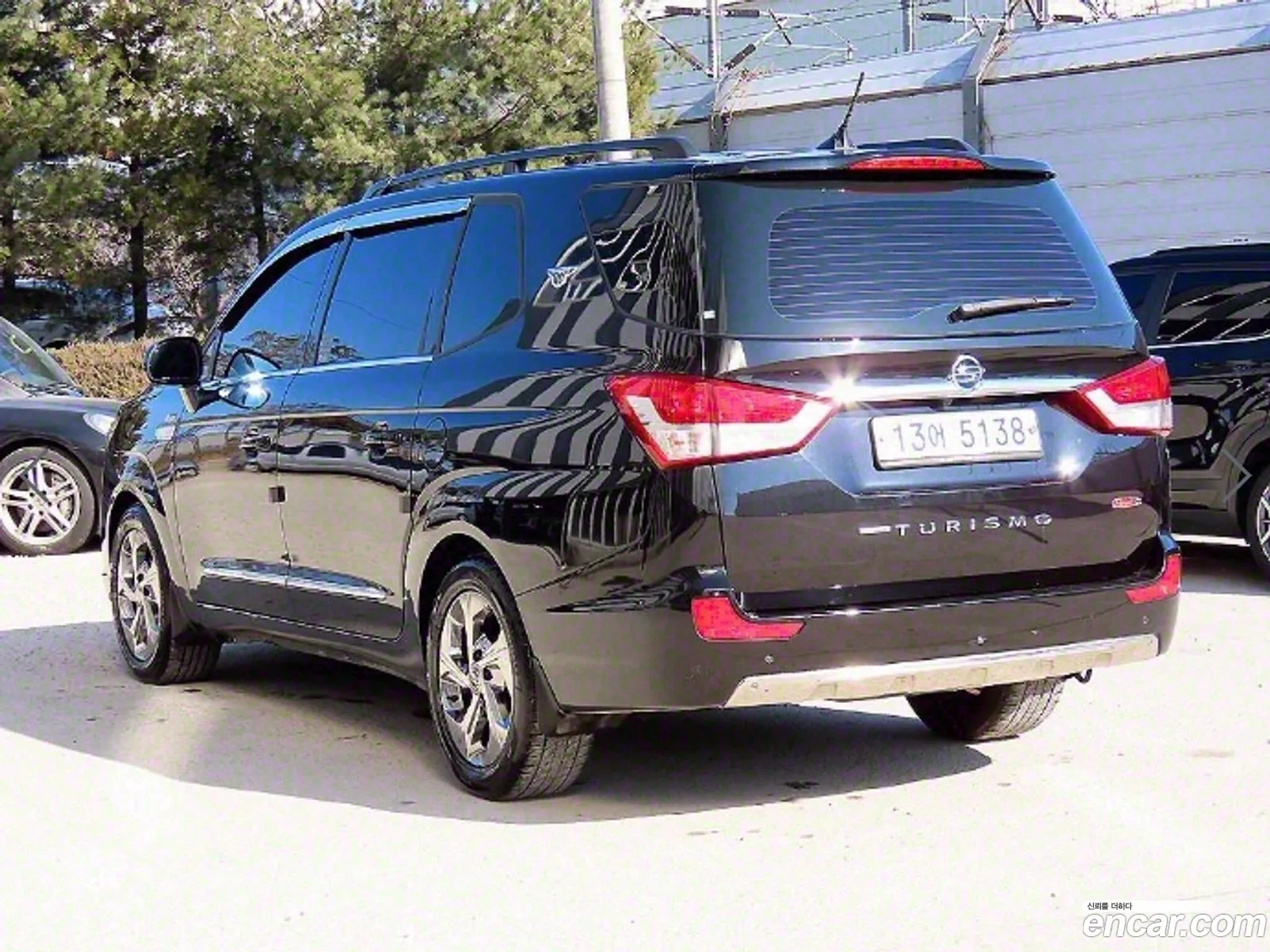 Korando Turismo 4Wd Tx 9 -Seater - фотография 19921112