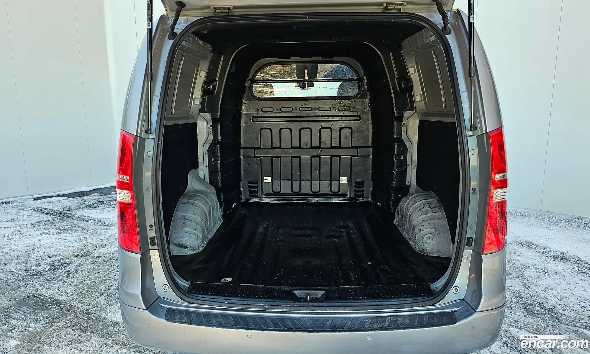 Grand Starex 5 -Seater Van Smart - фотография 5041737