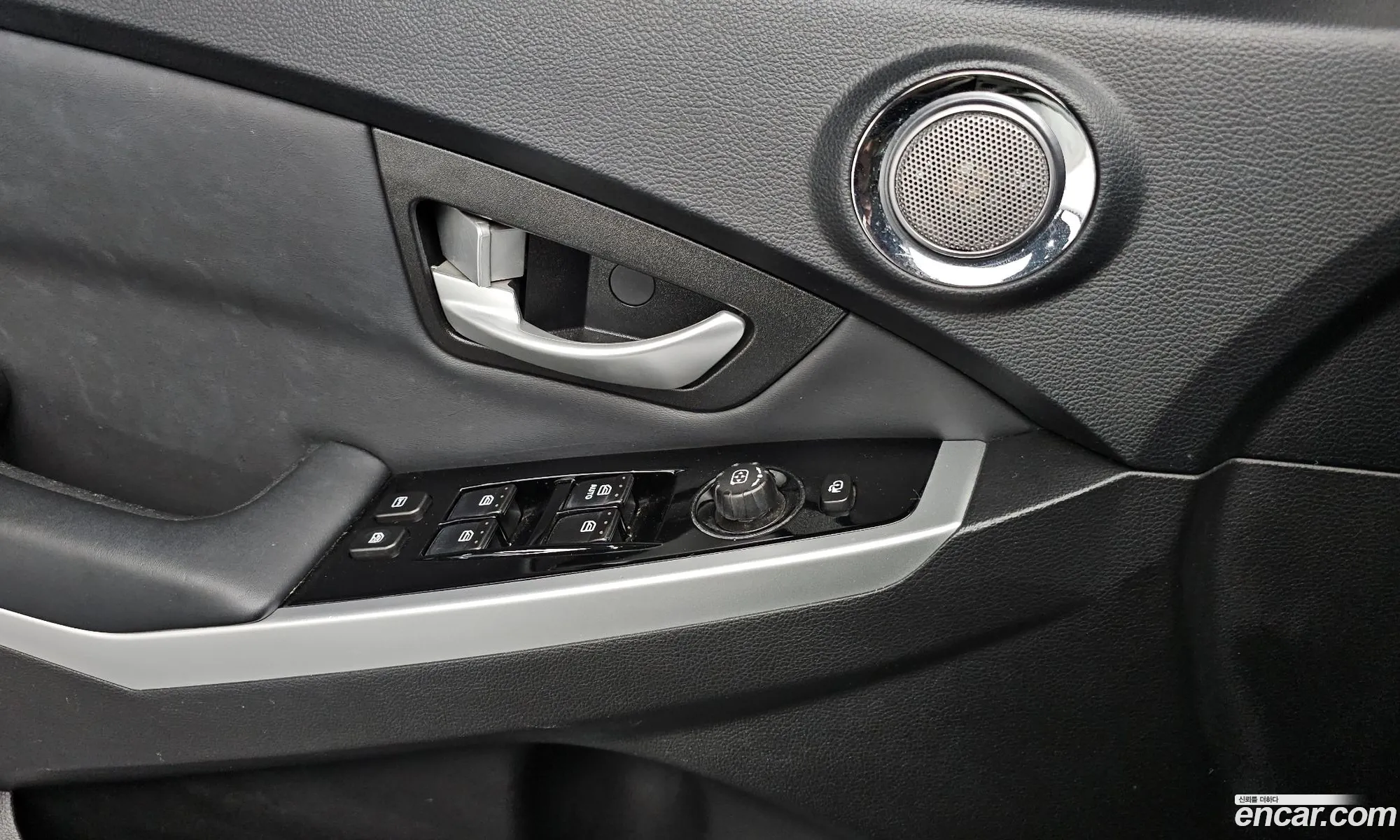 New Korando C22 Rx 2Wd High -End Type - фотография 20001473