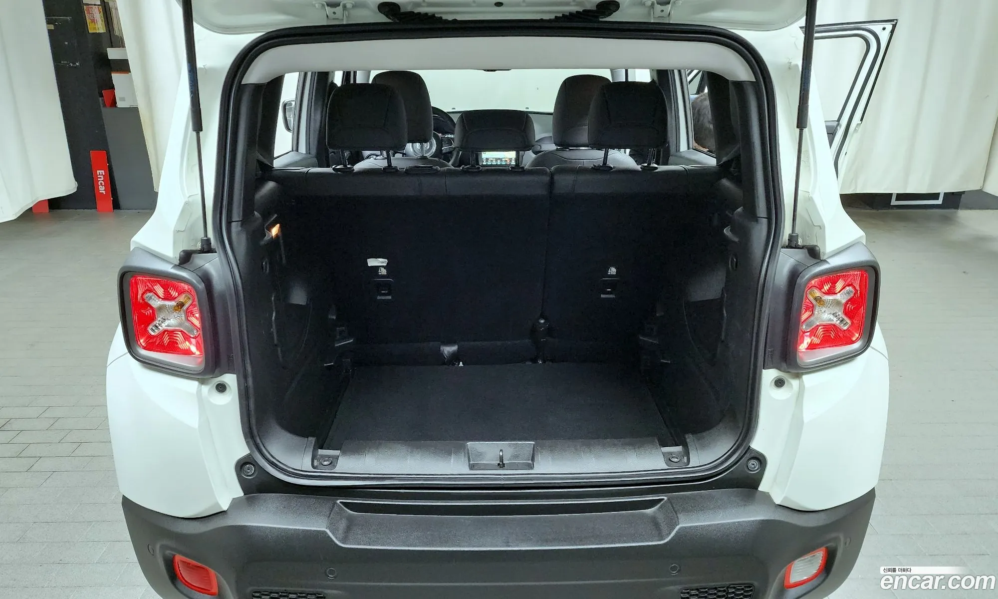 Jeep Renegade Renegade 24 Limited 2021 - фотография 4844304