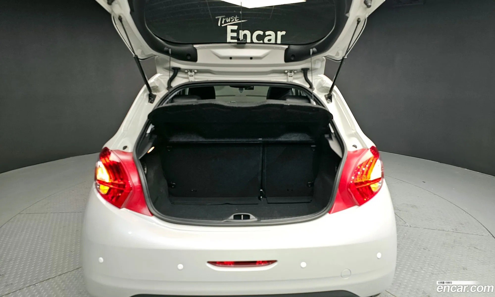 208 16 E-Hdi Eco 5 Door - фотография 3365388