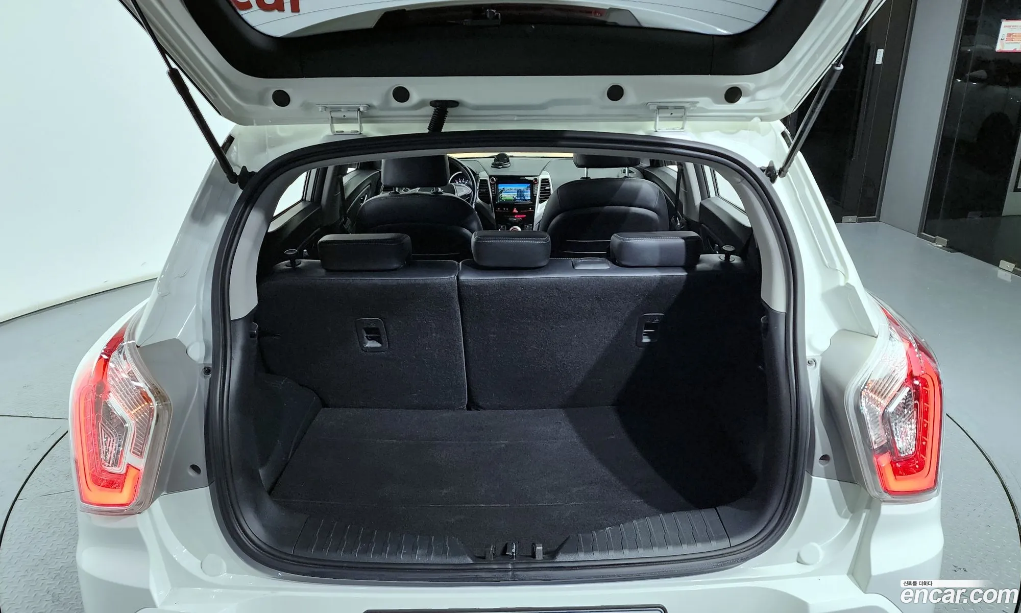 Ssangyong Tivoli Tivoli Vx 2Wd 2016 - фотография 17147449