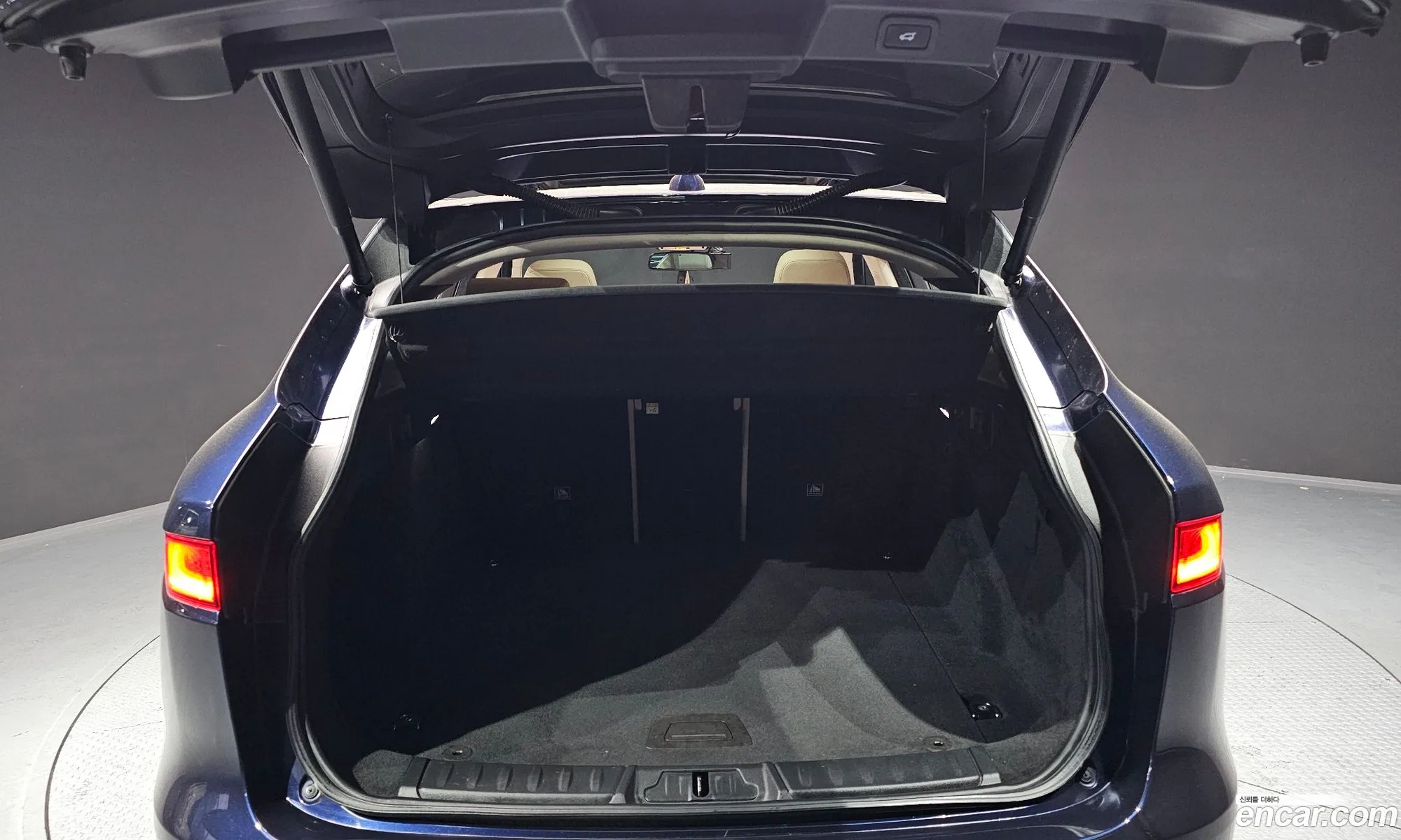 F-Pace20D Prestige - фотография 3902554