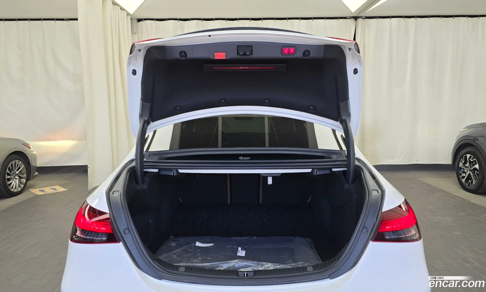 Mercedes-Benz E-Klasse E250 Exclusive 2022 - фотография 6171187