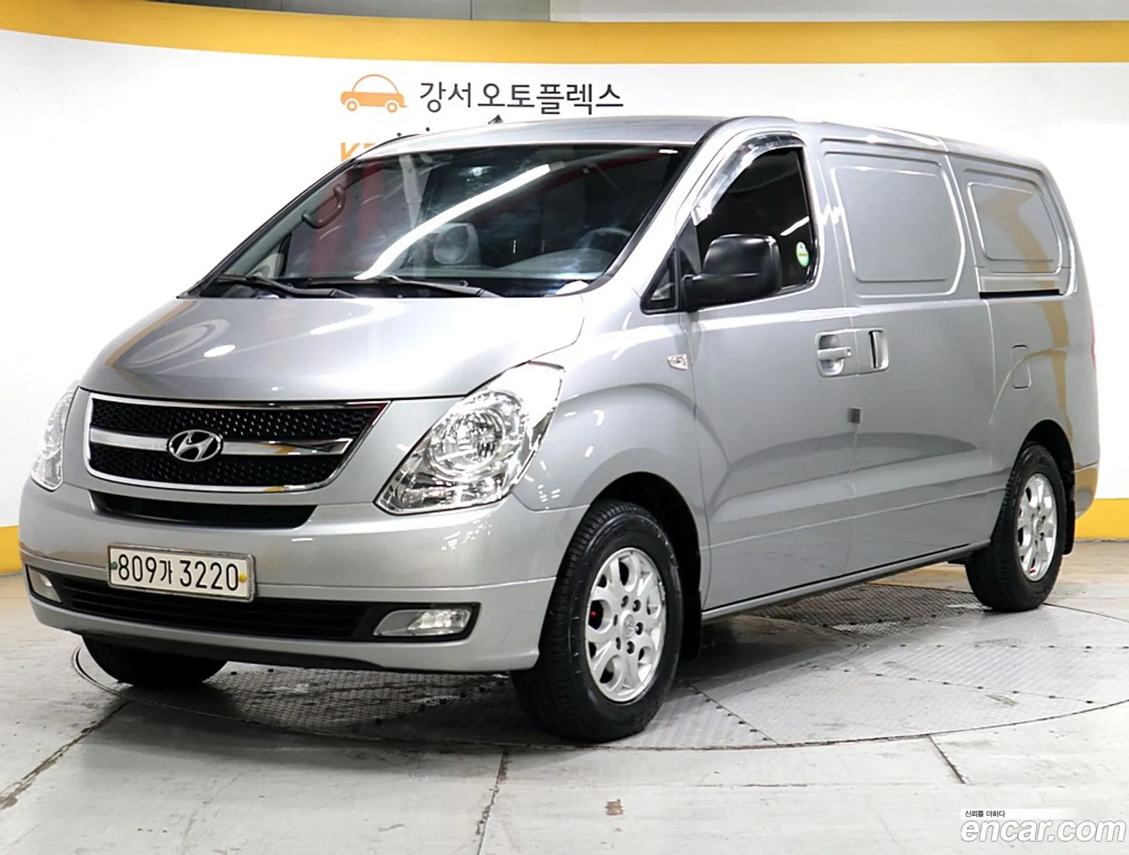 Grand Starex 3 -Seater Van Cvx Luxury - фотография 13802421