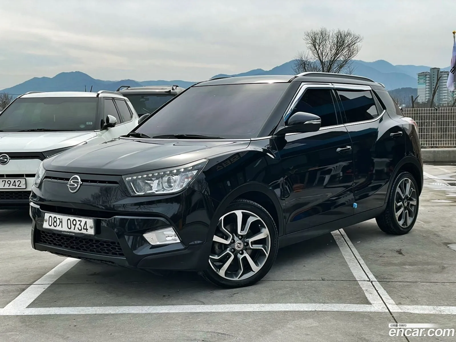 Tivoli Diesel Lx 2Wd - фотография 18837453