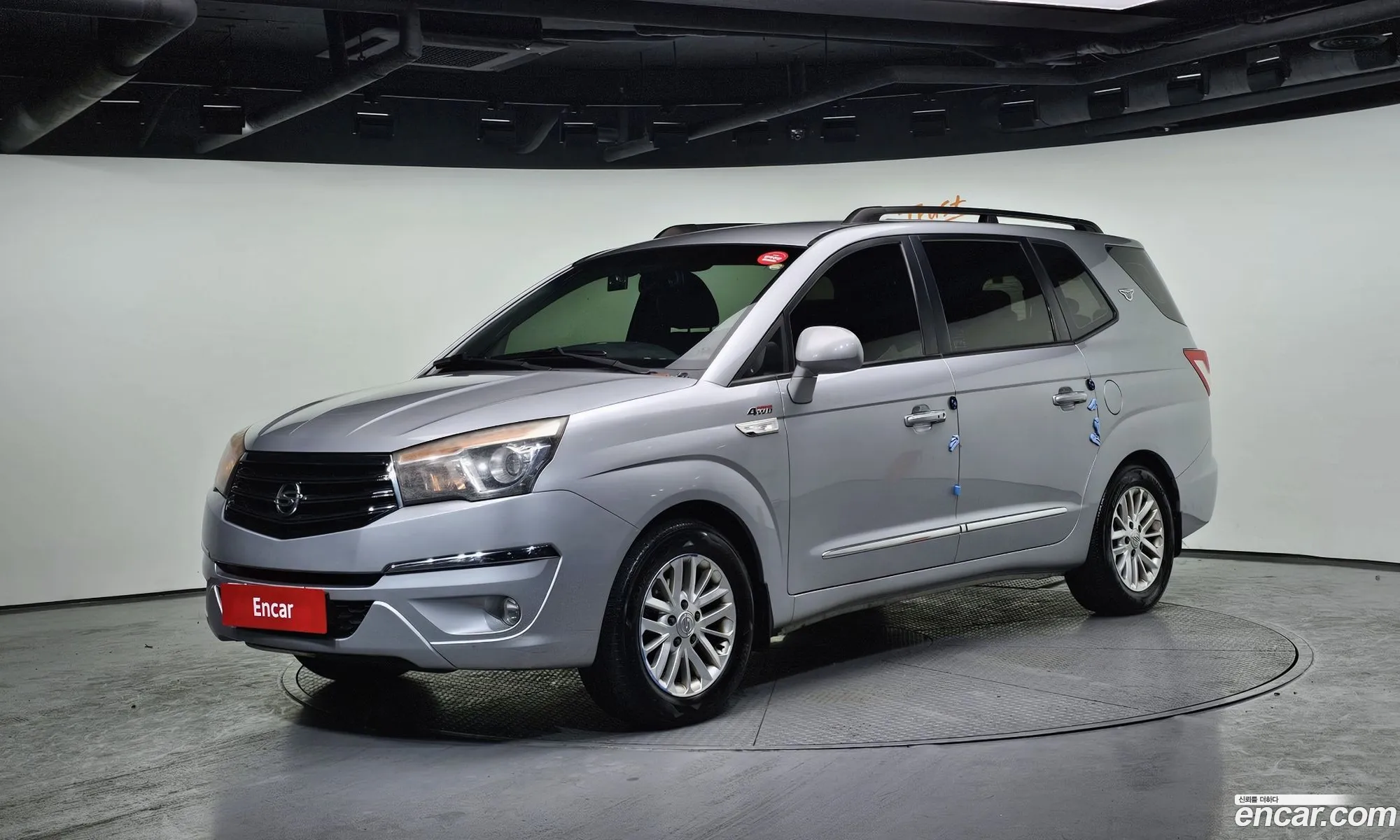 Korando Turismo 4Wd Gt 11 -Seater - фотография 18743562