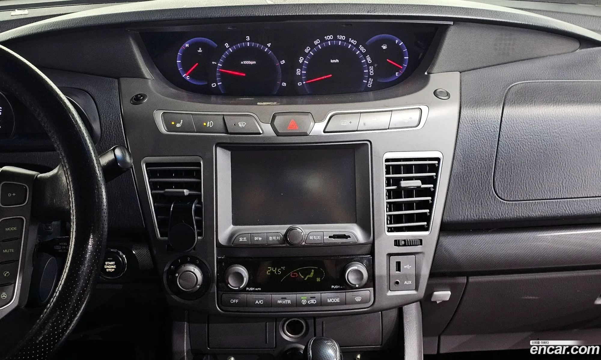 Korando Turismo 4Wd Gt 11 -Seater - фотография 18743565