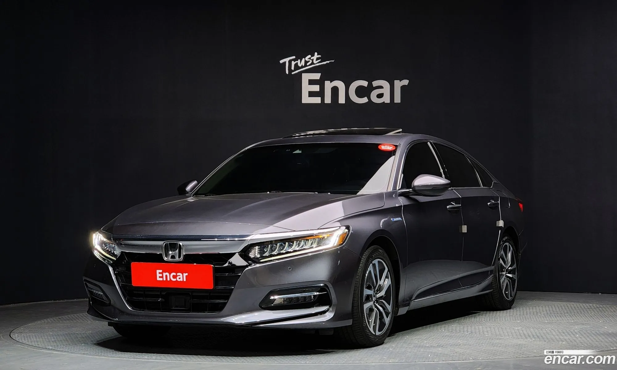 Accord 10G 20 Hybrid Touring - фотография 2026523