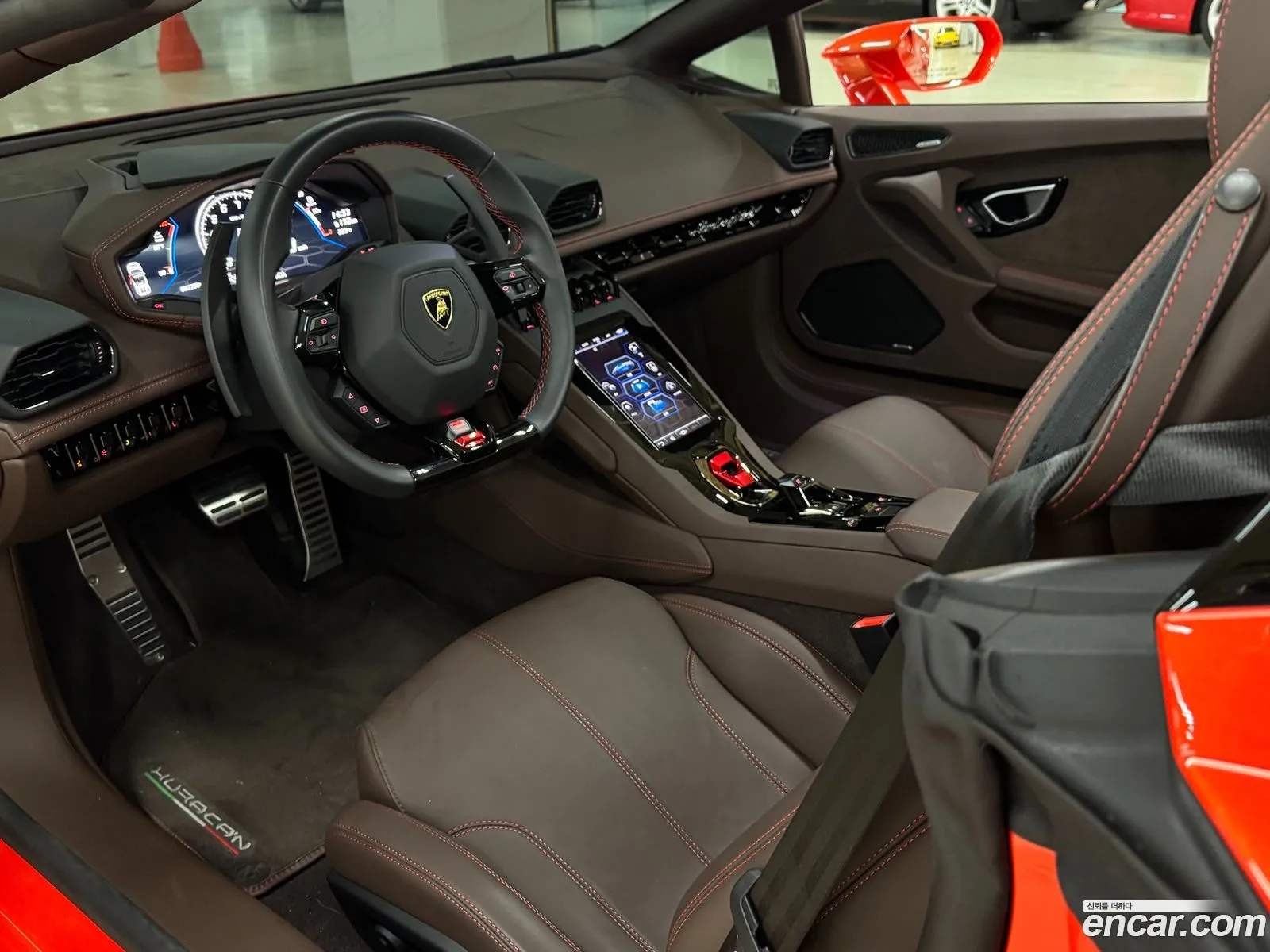 Lamborghini Huracán Lp640-4 Evo Spyder 2023 - фотография 3544838