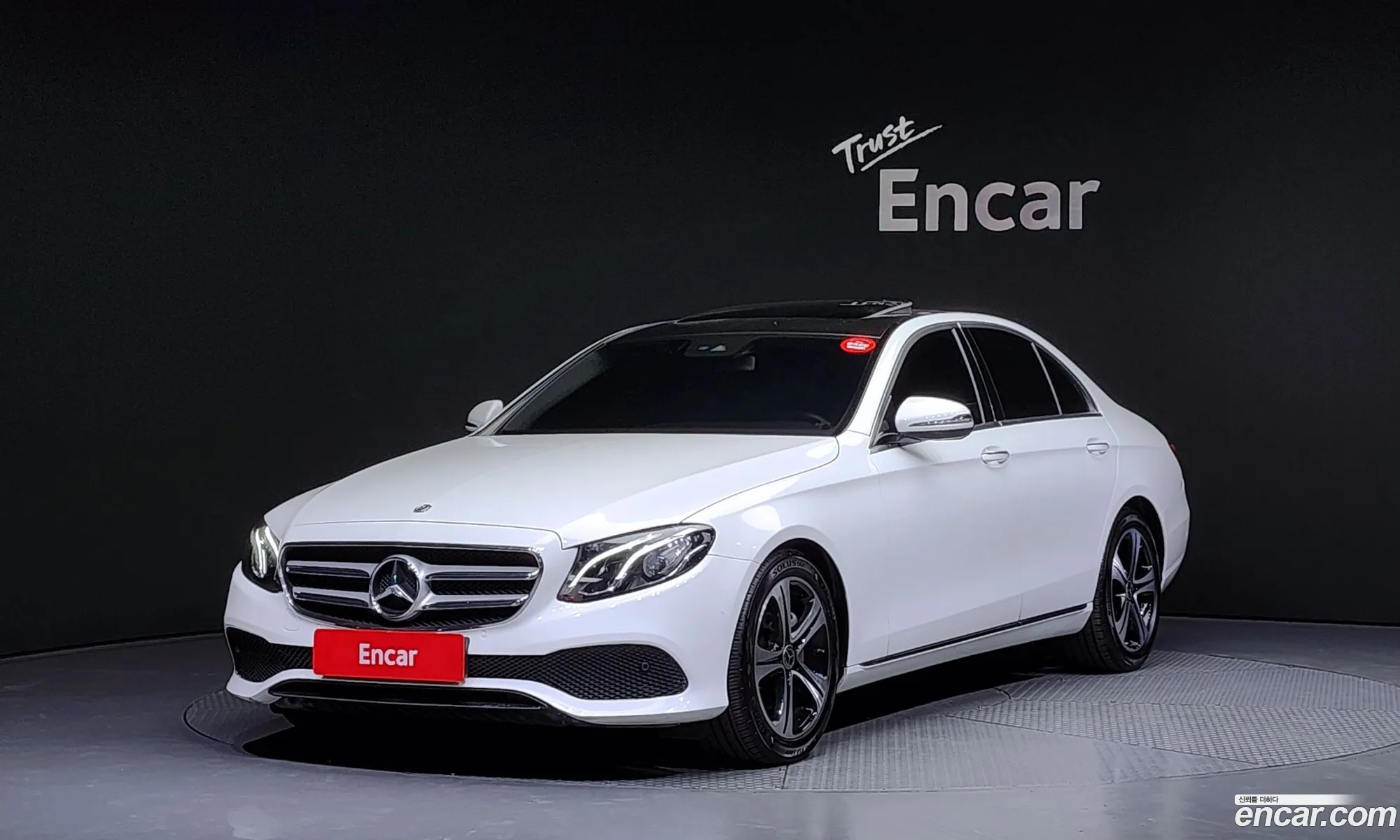 E-Class W213 E200 Avant-Garde - фотография 4666392