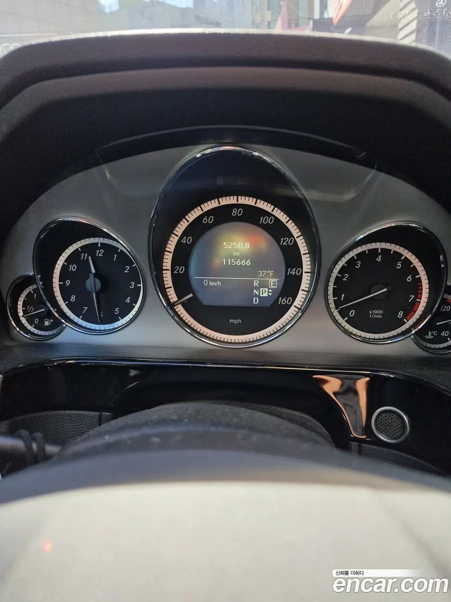 Mercedes-Benz E-Klasse E350 2011 - фотография 3477404