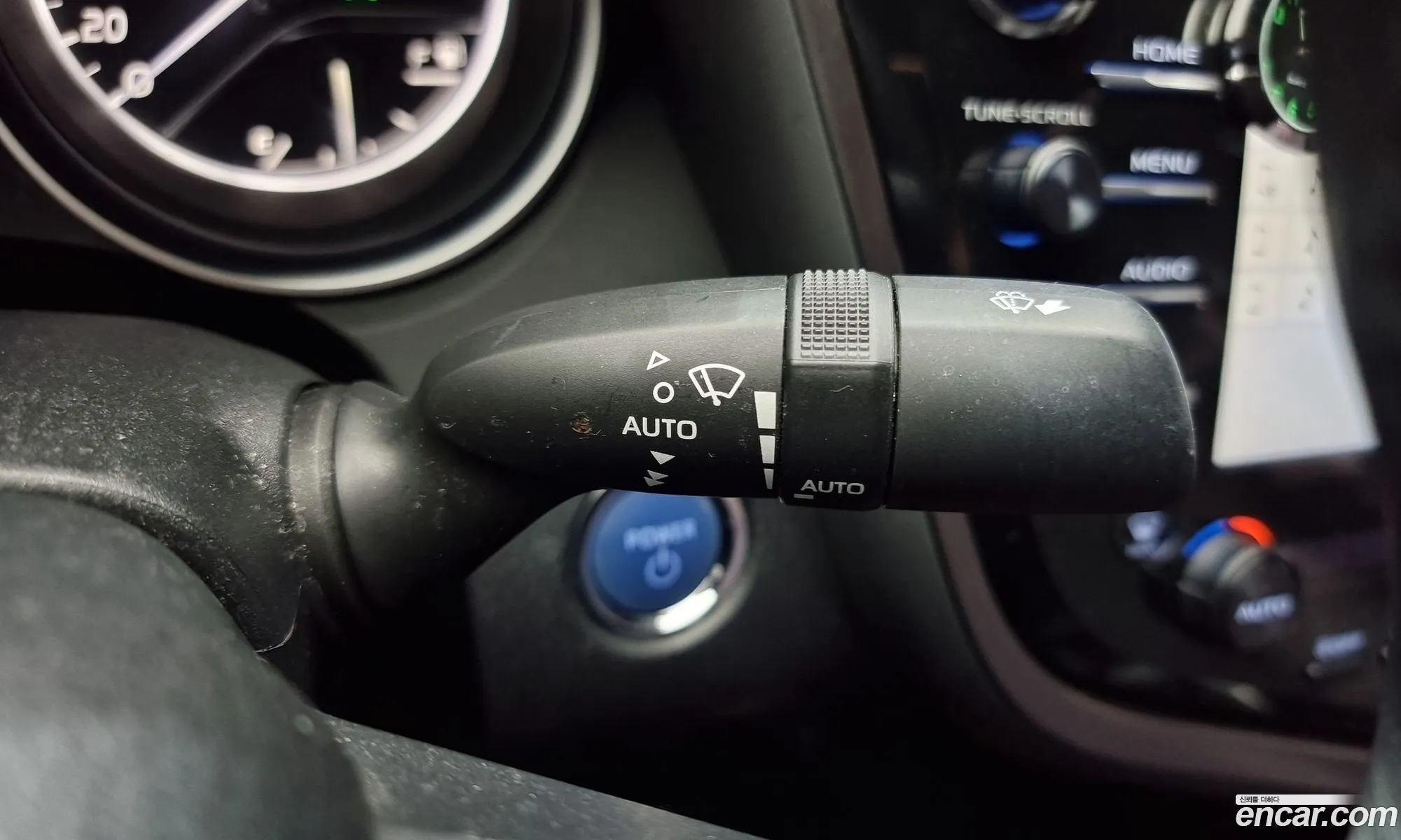 Camry Xv70 25 Xle Hybrid - фотография 4609587