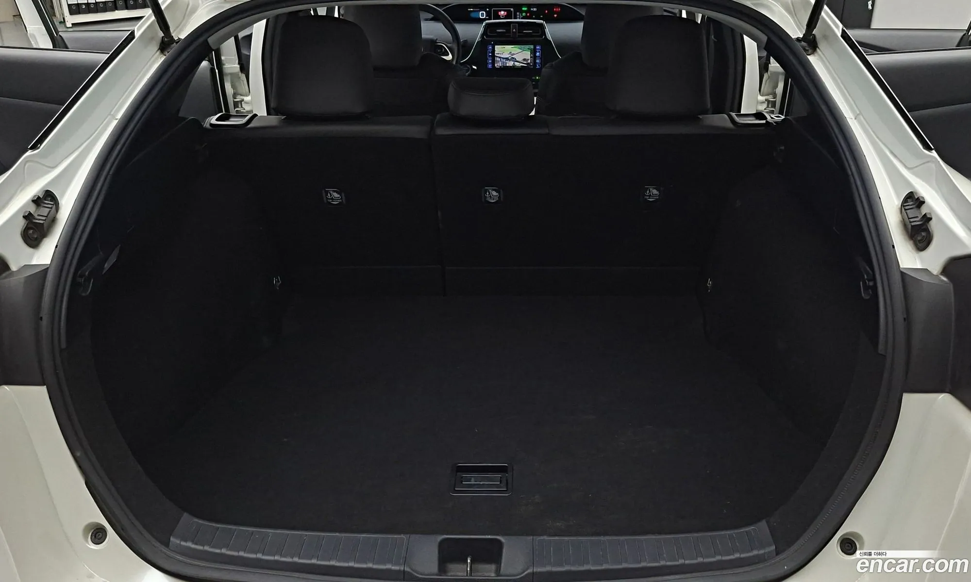 Toyota Prius Iv Xw50 18 E 2017 - фотография 4627372