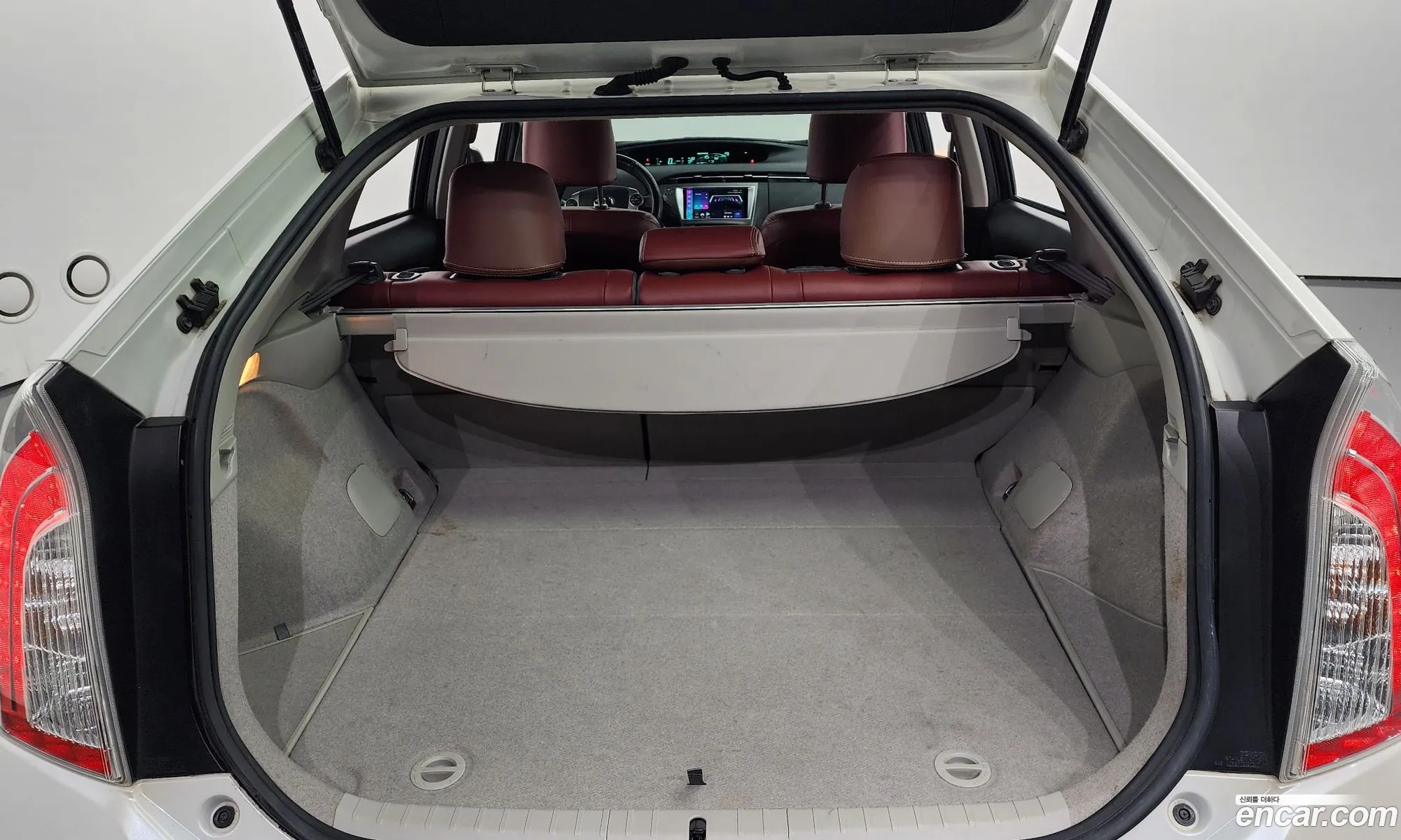 Toyota Prius 18 E 2014 - фотография 4627358