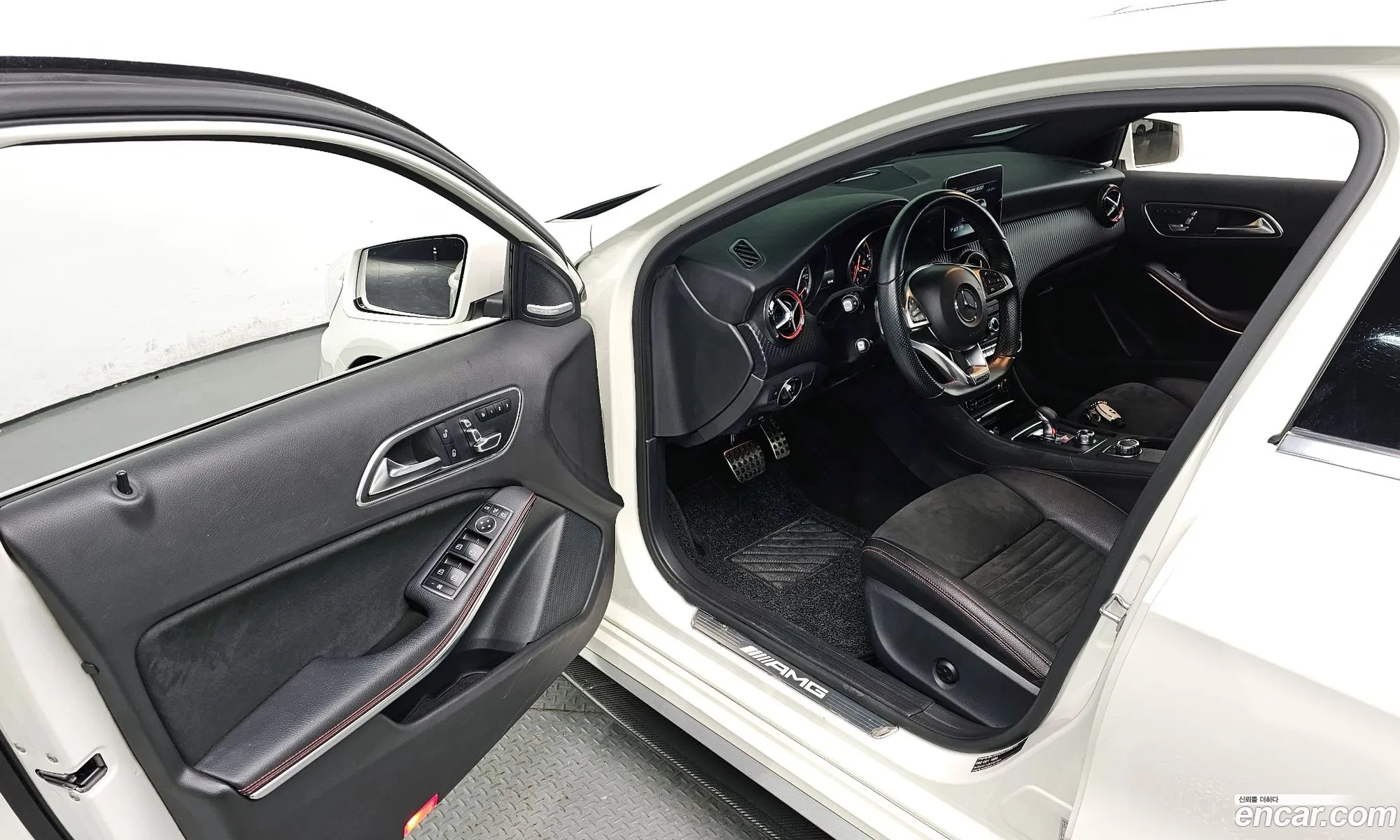 A-Class W176 A45 Amg 4Matic - фотография 2642446