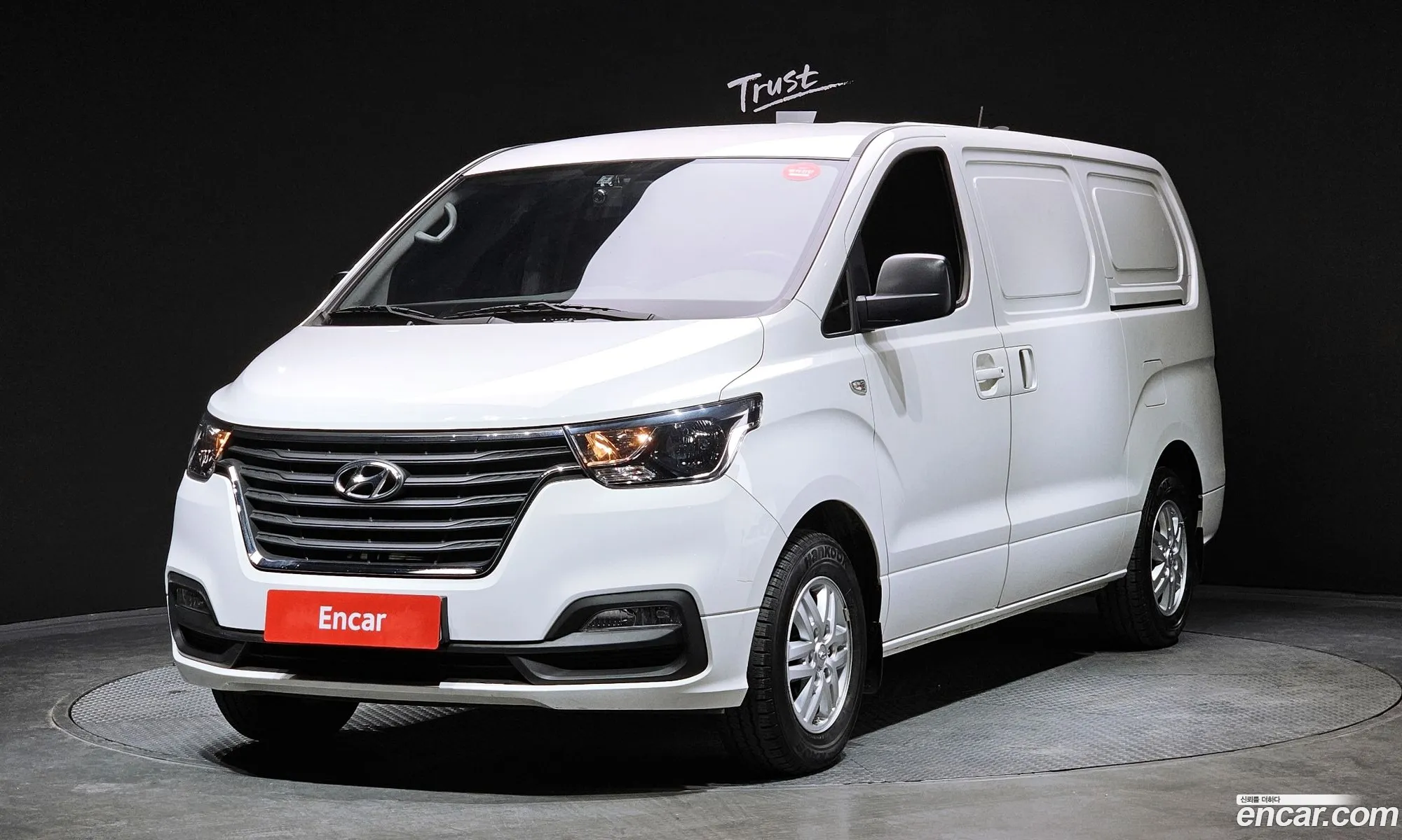 The New Grand Starex Van 3 -Seater Smart - фотография 13838015