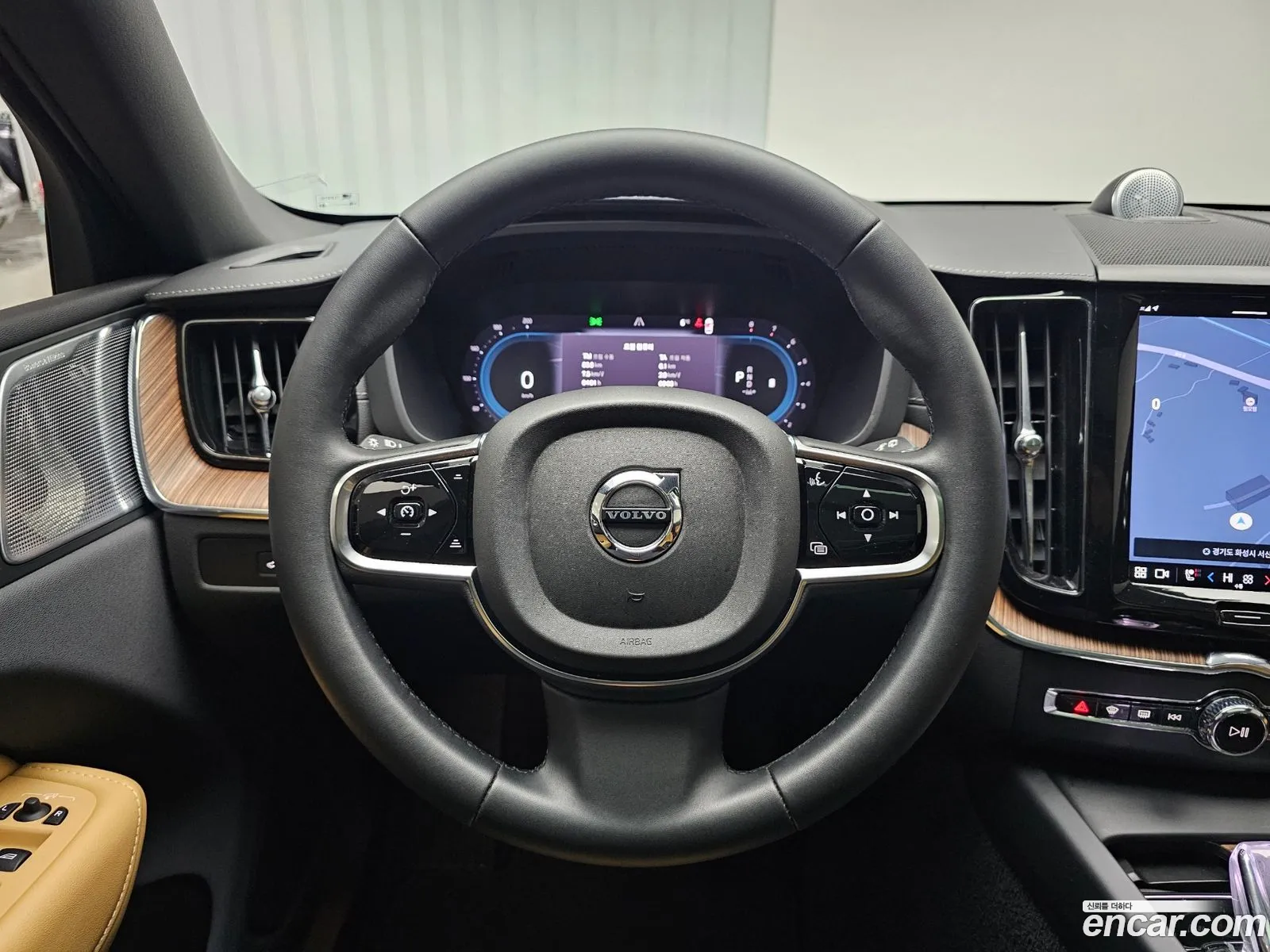 Xc60 2Nd Generation B5 Ultimate Bright - фотография 4836922