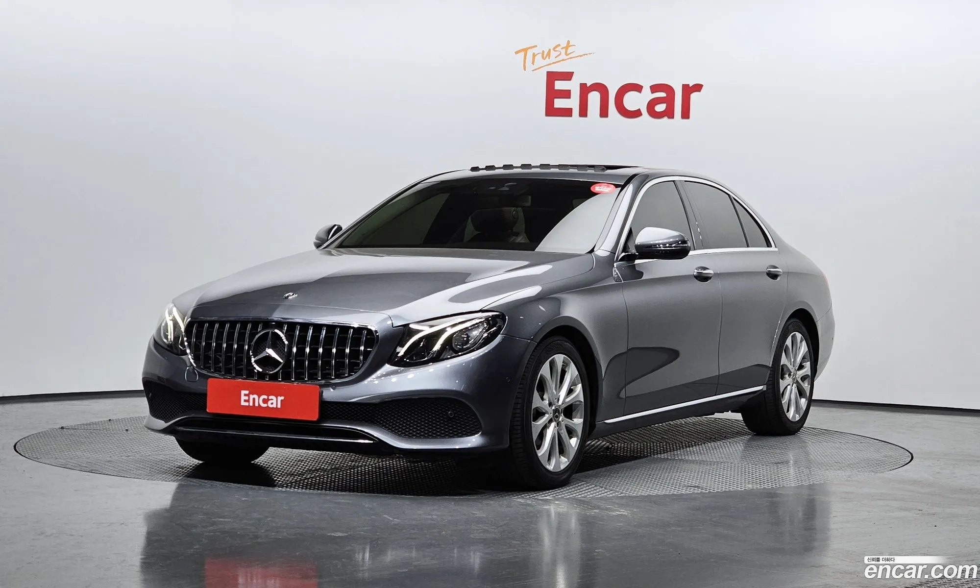E-Class W213 E200 Avant-Garde - фотография 1964887