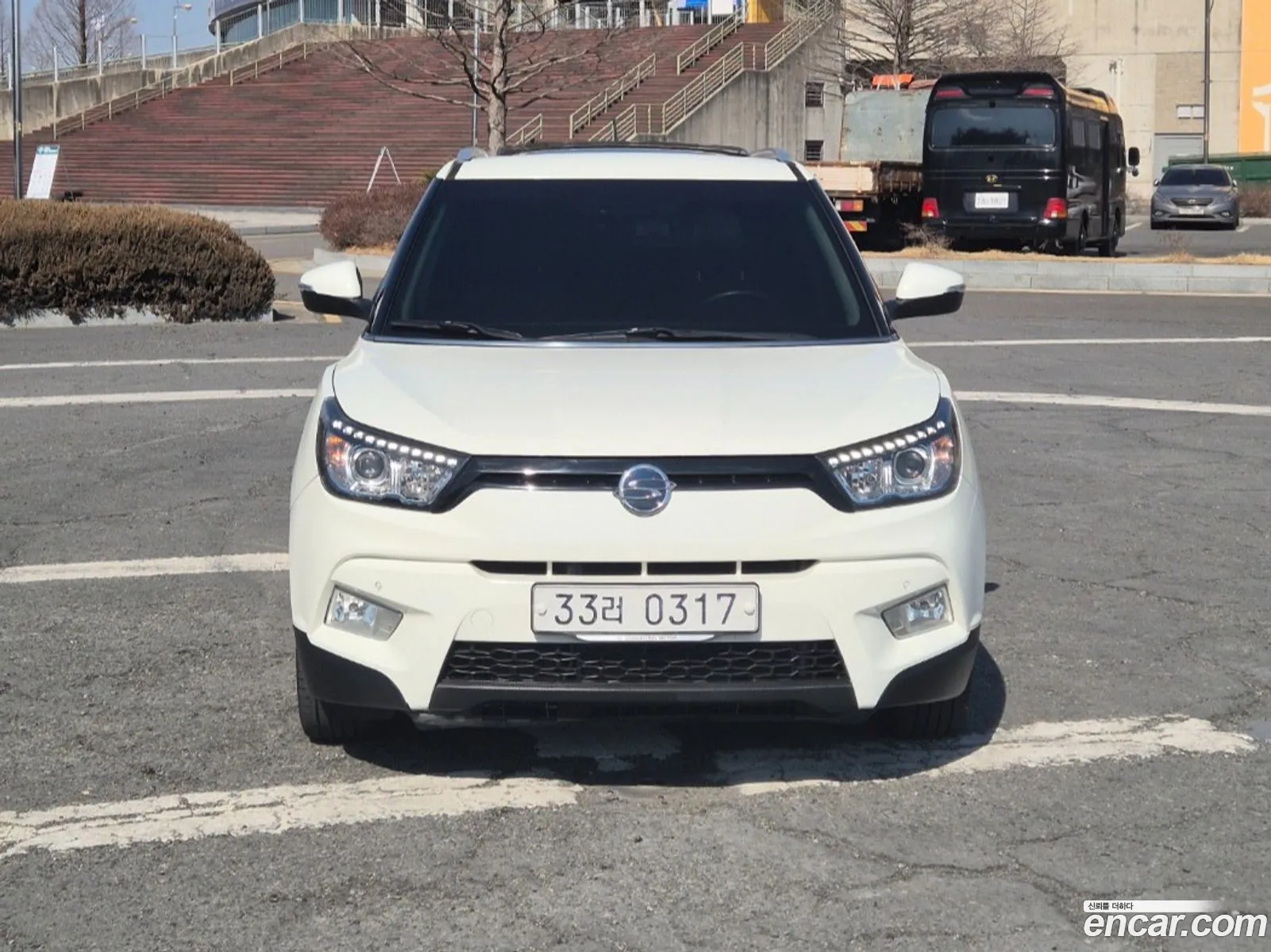 Tivoli Diesel Lx 2Wd - фотография 16847546