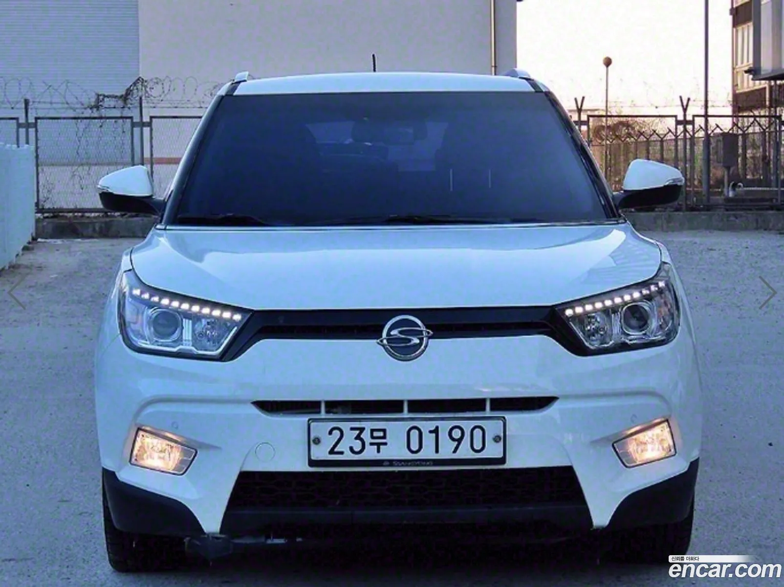 Ssangyong Tivoli Lx 2Wd 2015 - фотография 16847510