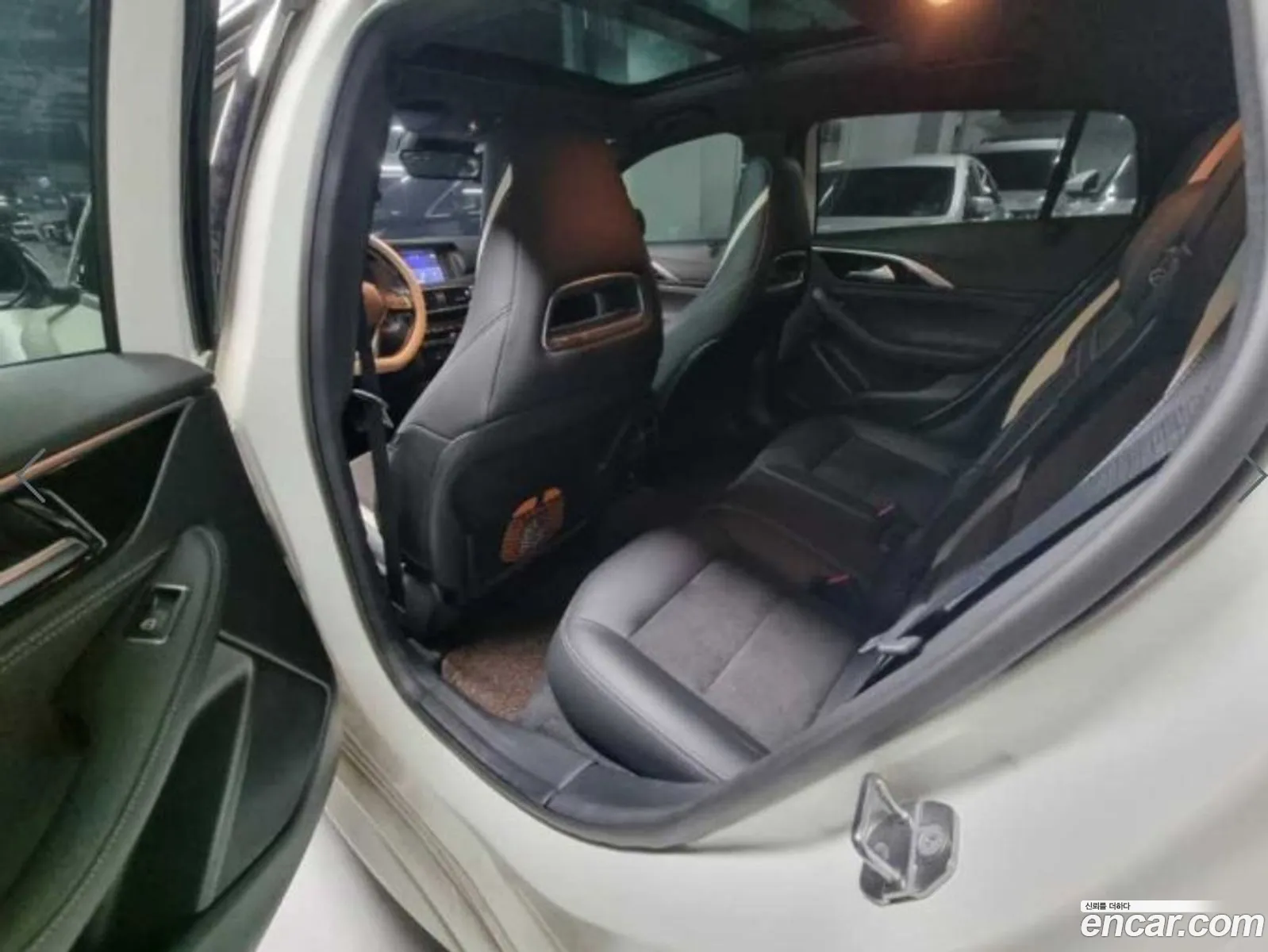 Infiniti Q30 20 Premium 2018 - фотография 3583023