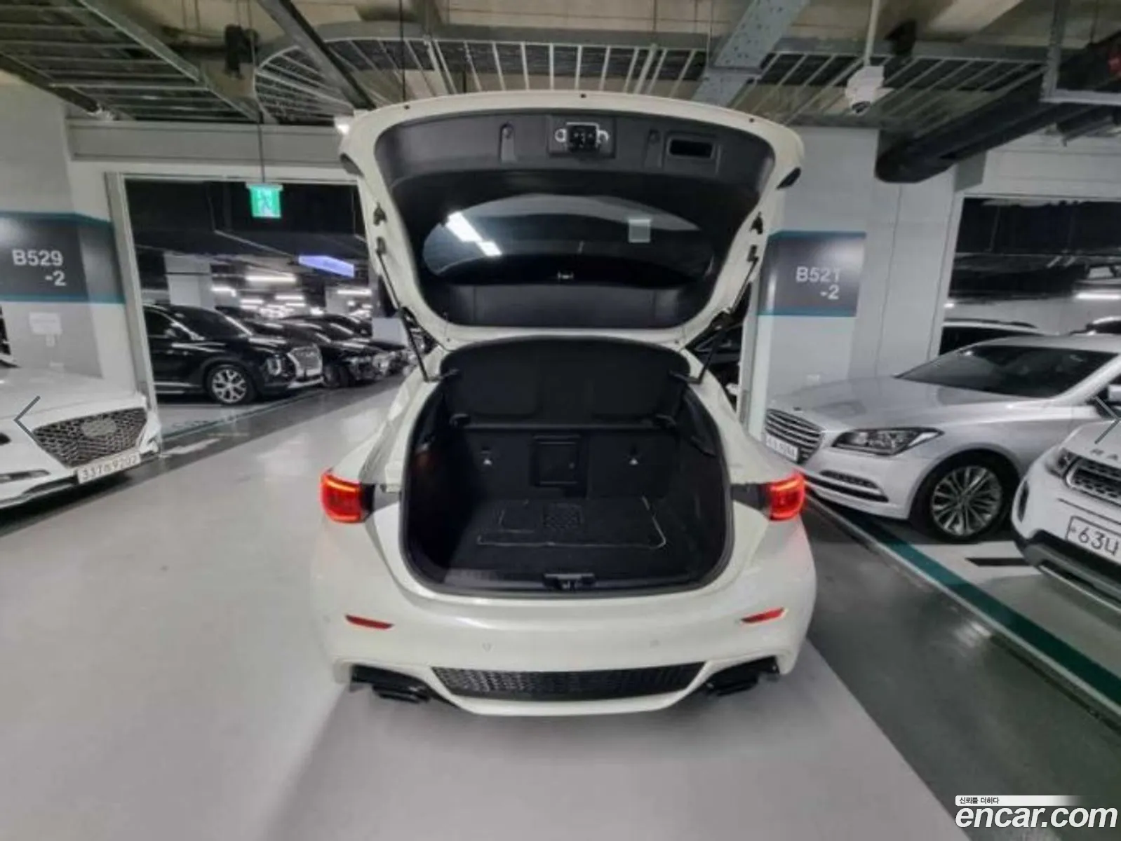 Infiniti Q30 20 Premium 2018 - фотография 3583020