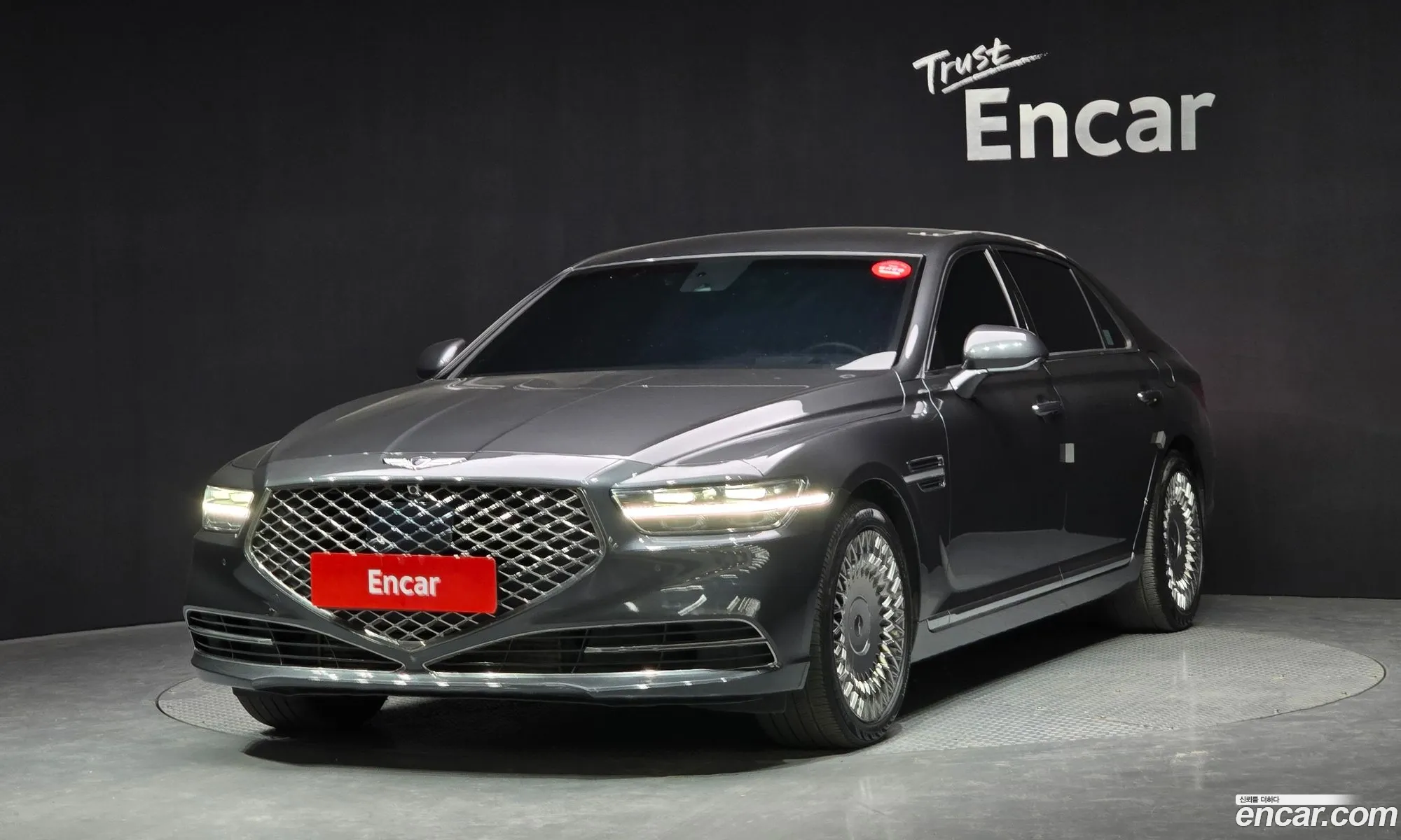 G90 33 T Awd Premium Luxury - фотография 12799355