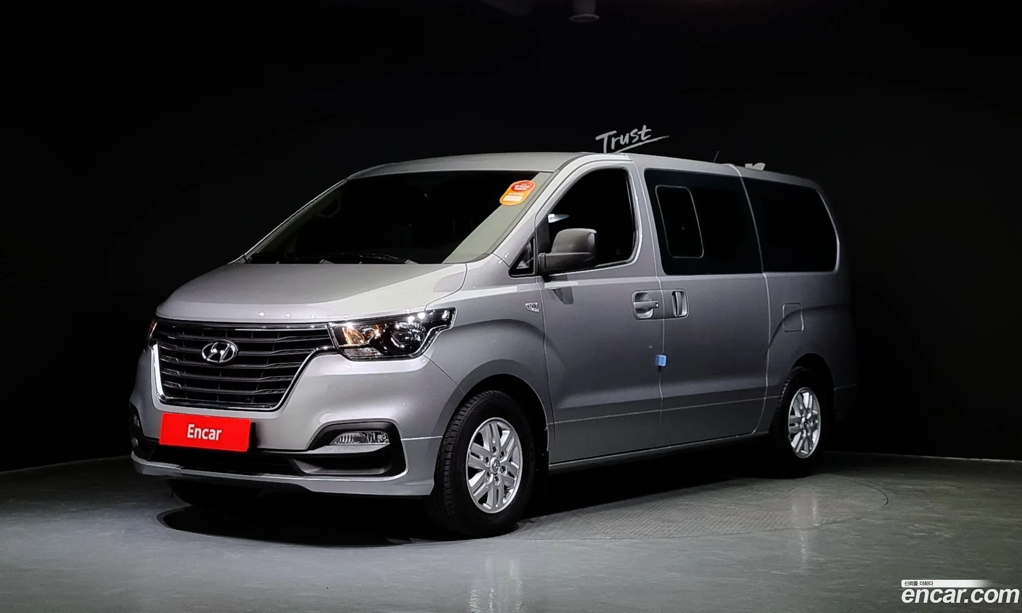 The New Grand Starex Van 5 -Seater Modern - фотография 4728211