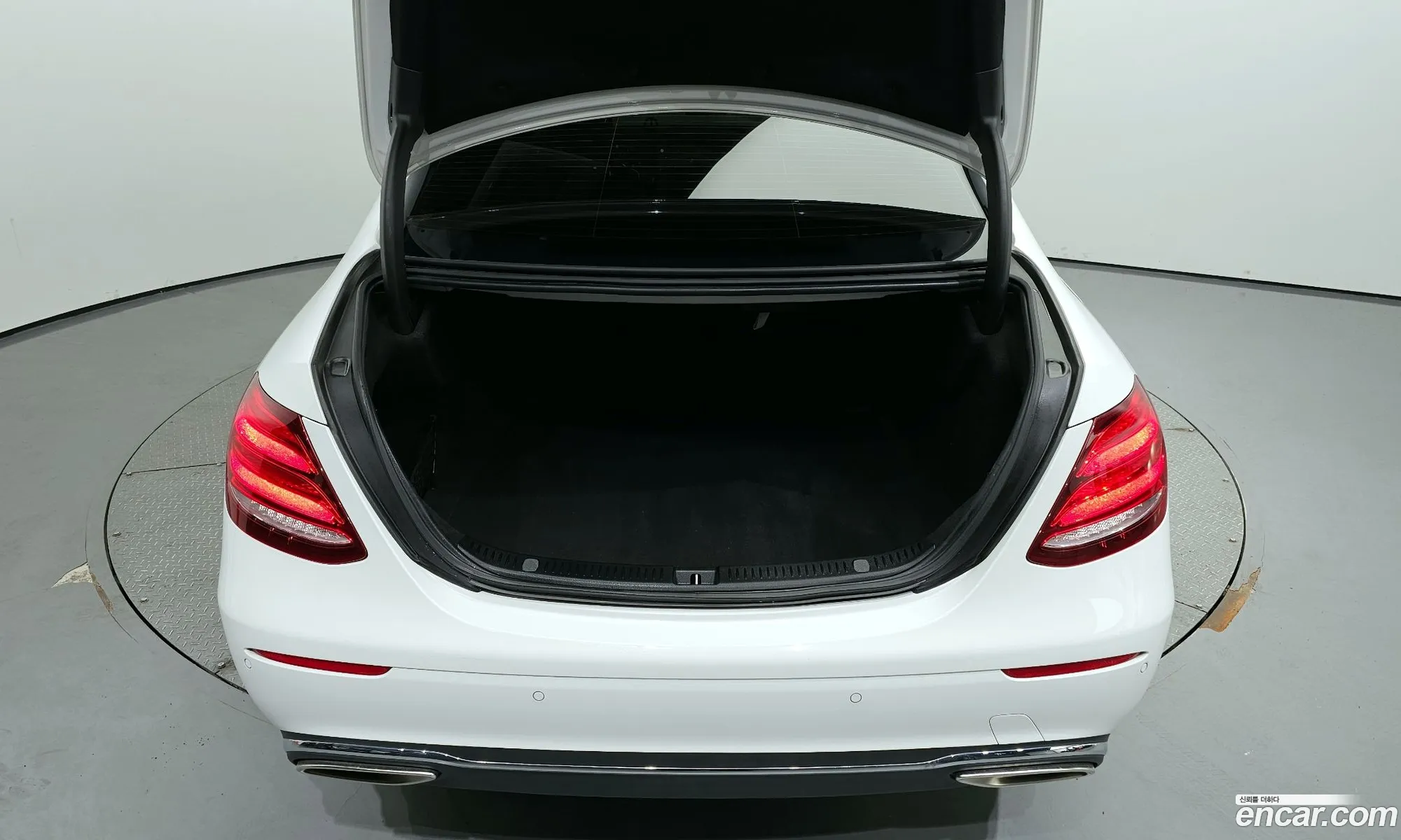 E-Class W213 E200 Avant-Garde - фотография 1715141