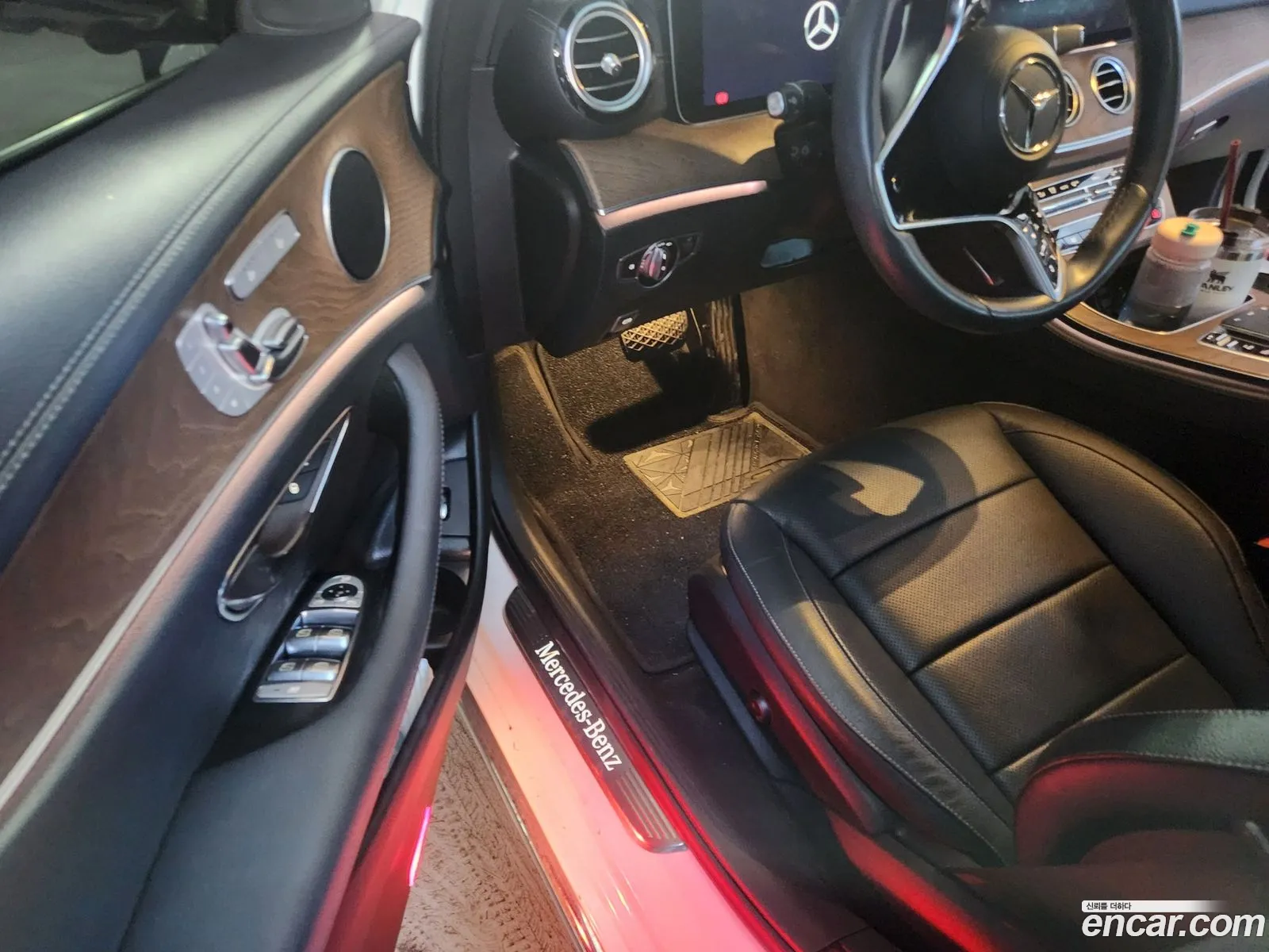 Mercedes-Benz E-Klasse E220D 4Matic Exclusive 2021 - фотография 1987979