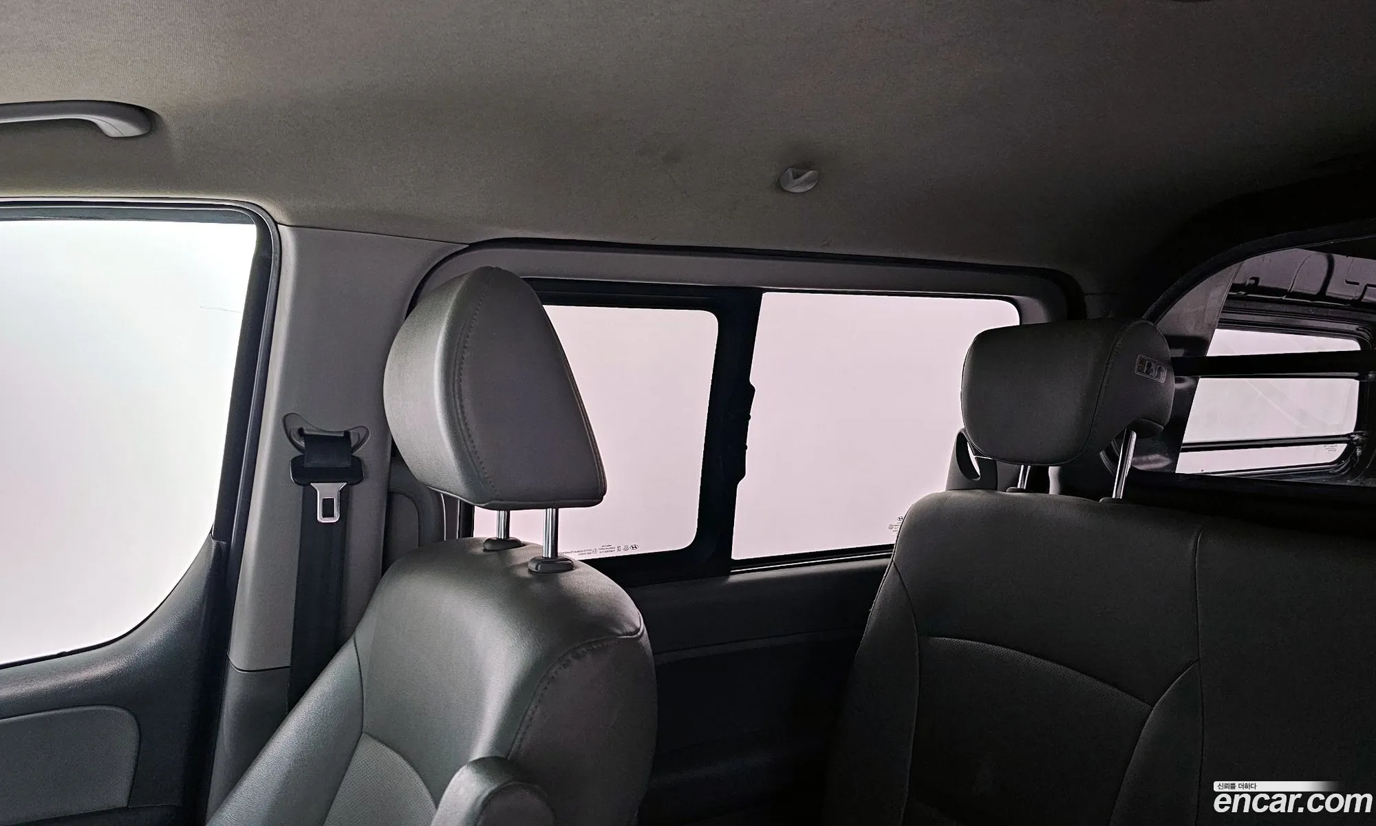 Grand Starex 5 -Seater Van Modern - фотография 13881466