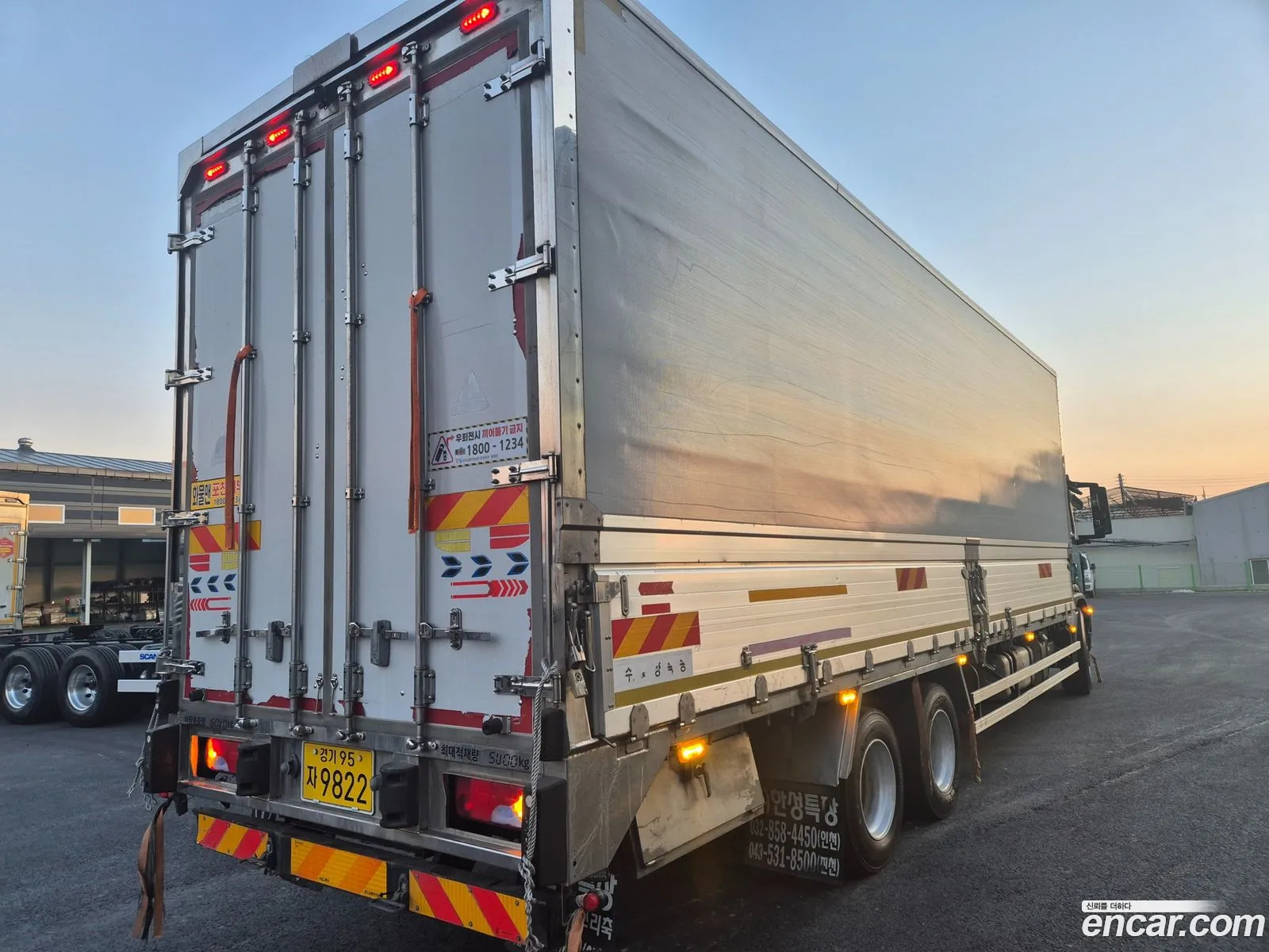 Prima Medium Truck Wing Body 85 Ton Royal - фотография 3923704